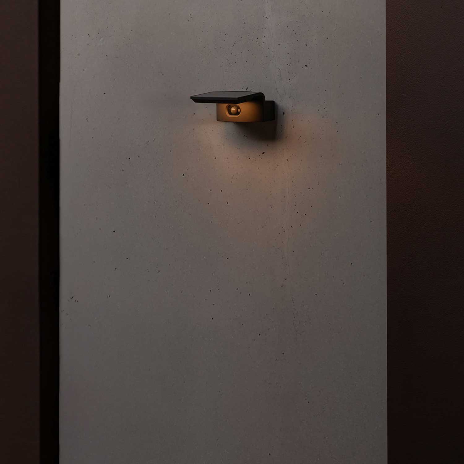 Luma - Solar outdoor wall light with motion sensor