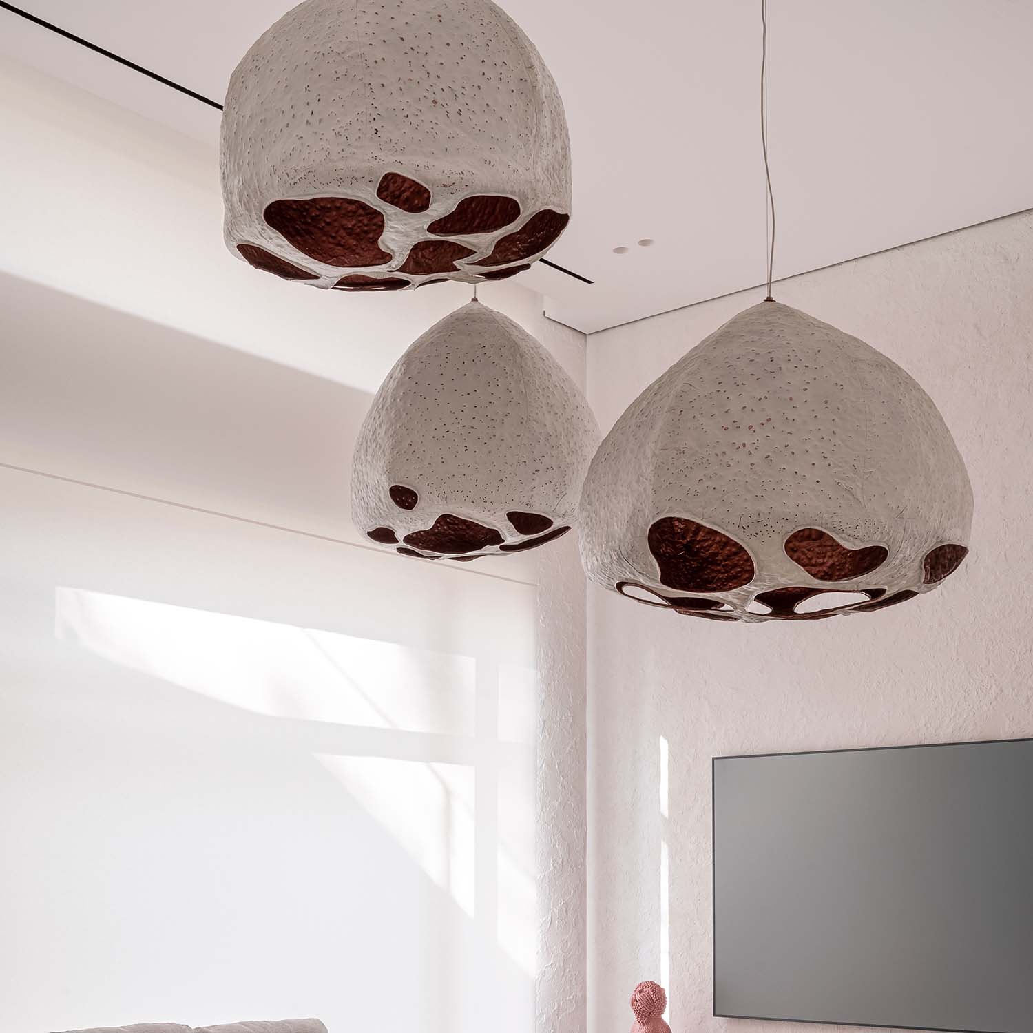 MAKIVKA - Industrielle Hängelampe aus Keramik oder Bronze