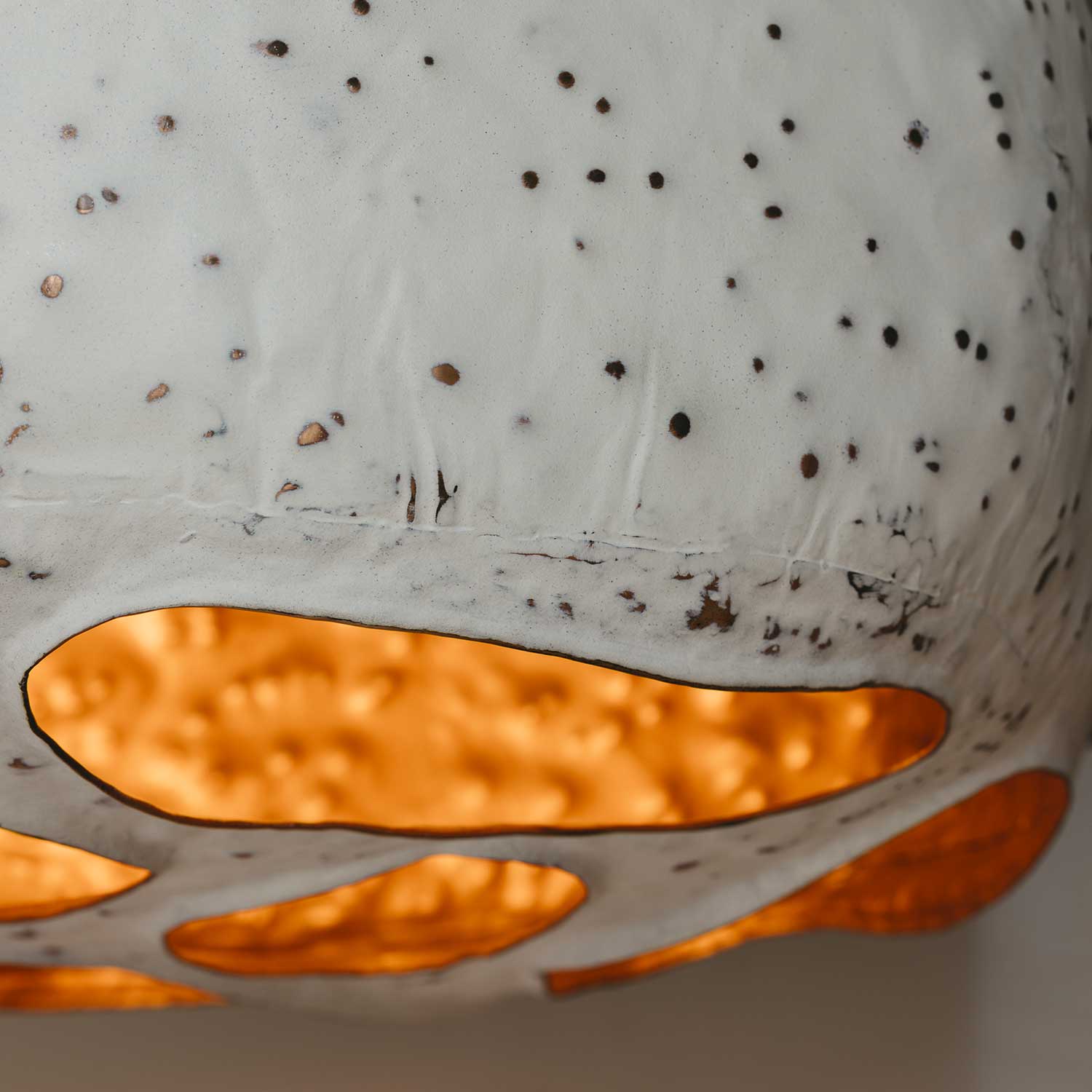 MAKIVKA - Industrielle Hängelampe aus Keramik oder Bronze