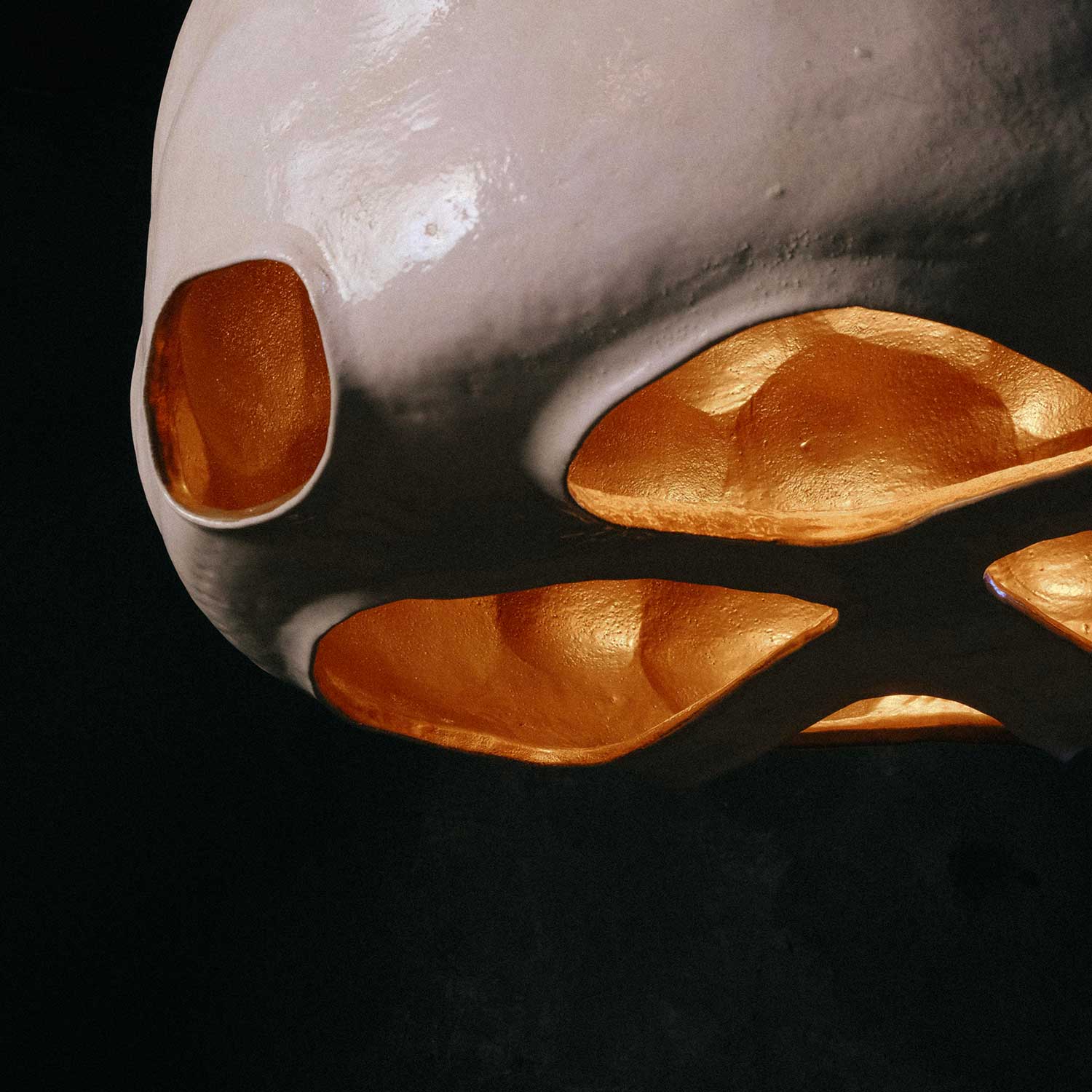 MAKIVKA - Industrielle Hängelampe aus Keramik oder Bronze