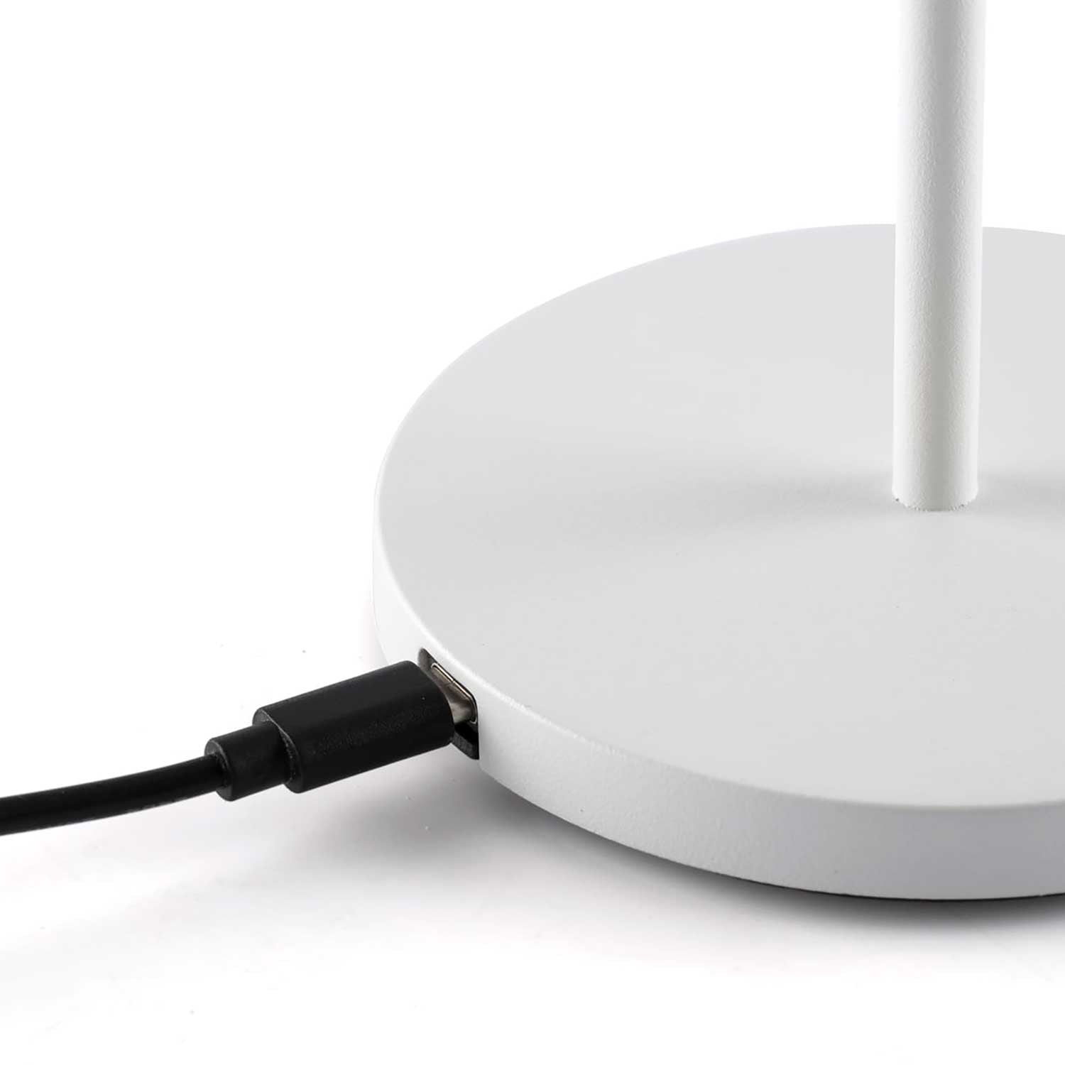 Мавис - дизайнерская беспроводная лампа для наружного стола