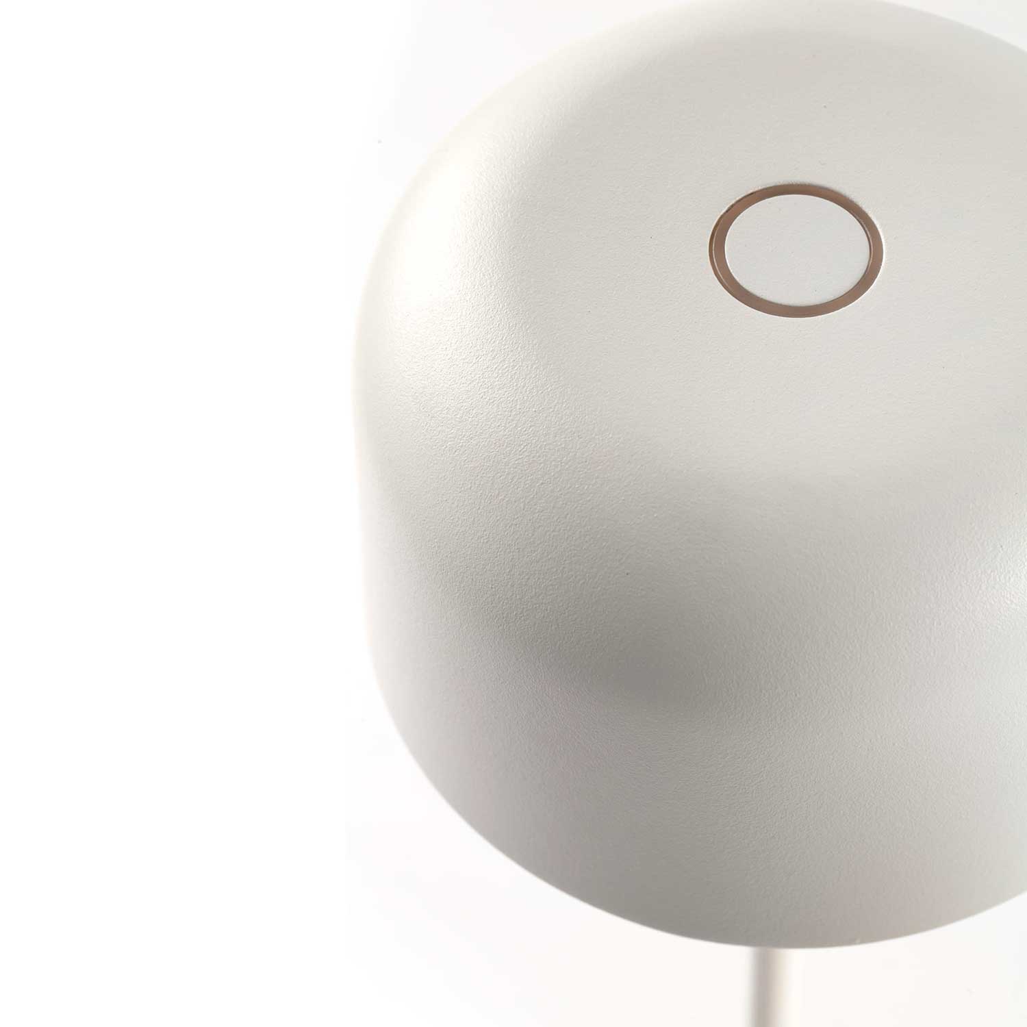 Мавис - дизайнерская беспроводная лампа для наружного стола