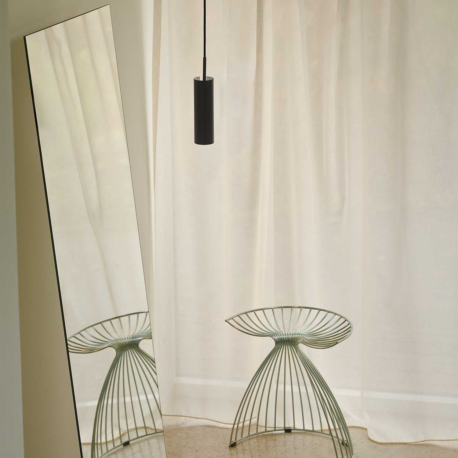MIB - Petite suspension minimaliste orientable pour salon