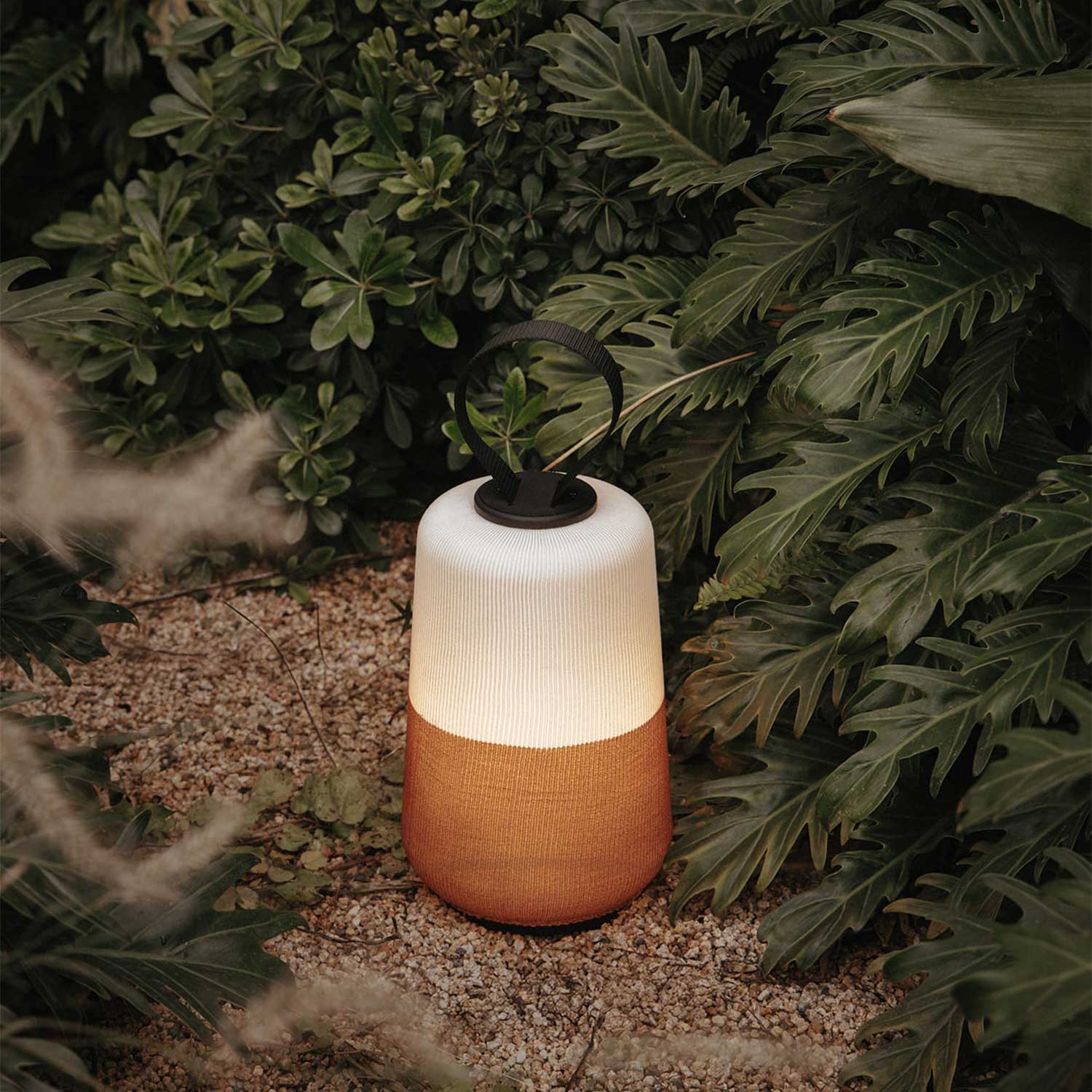 Muna - Portable outdoor lamp with fabric design