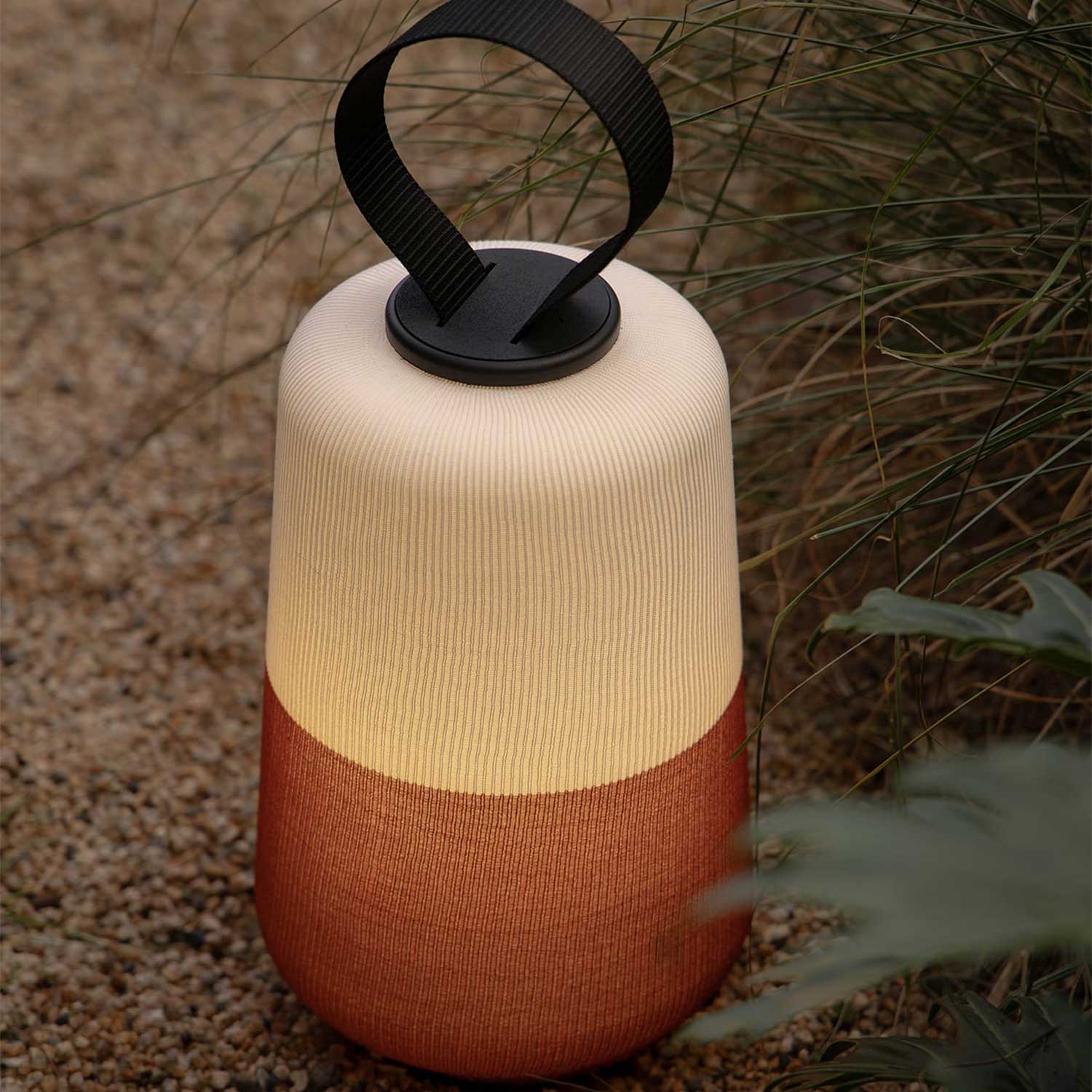 Muna - Portable outdoor lamp with fabric design