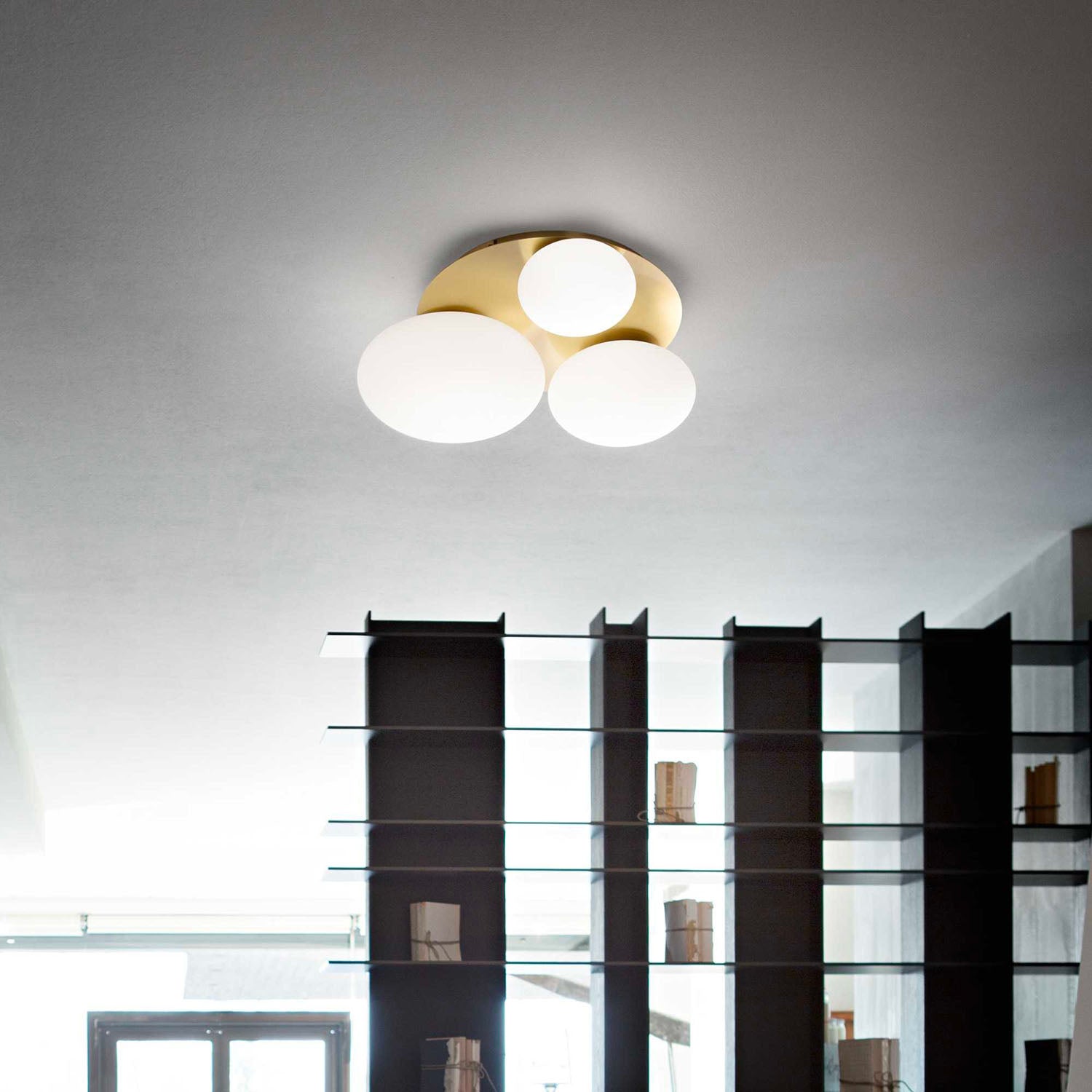 NINFEA - Round ceiling light with white pebbles