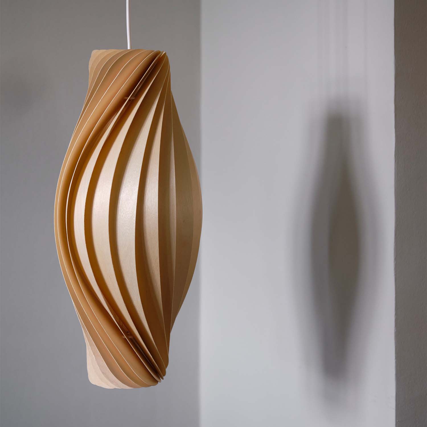 No.111 - Sospensione intrecciata in lamelle di legno design