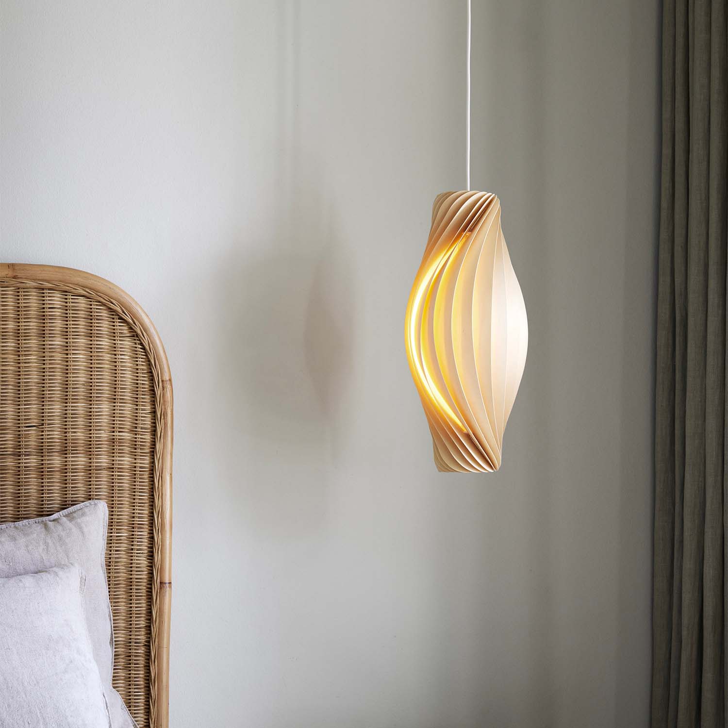 No.111 - Sospensione intrecciata in lamelle di legno design