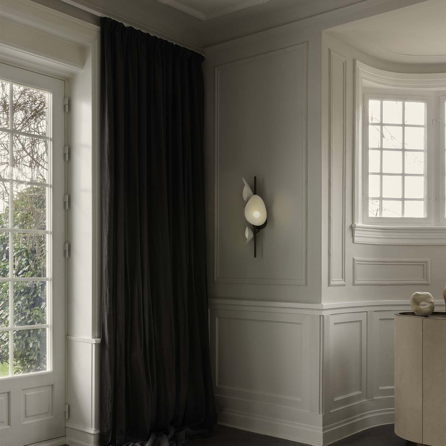 FLORII 3 - Настенный светильник с ветвью и лепестками дизайна