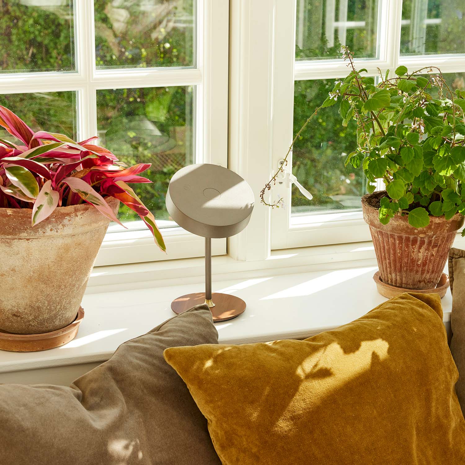 ON THE MOVE - Lampada da tavolo nomade design senza fili orientabile