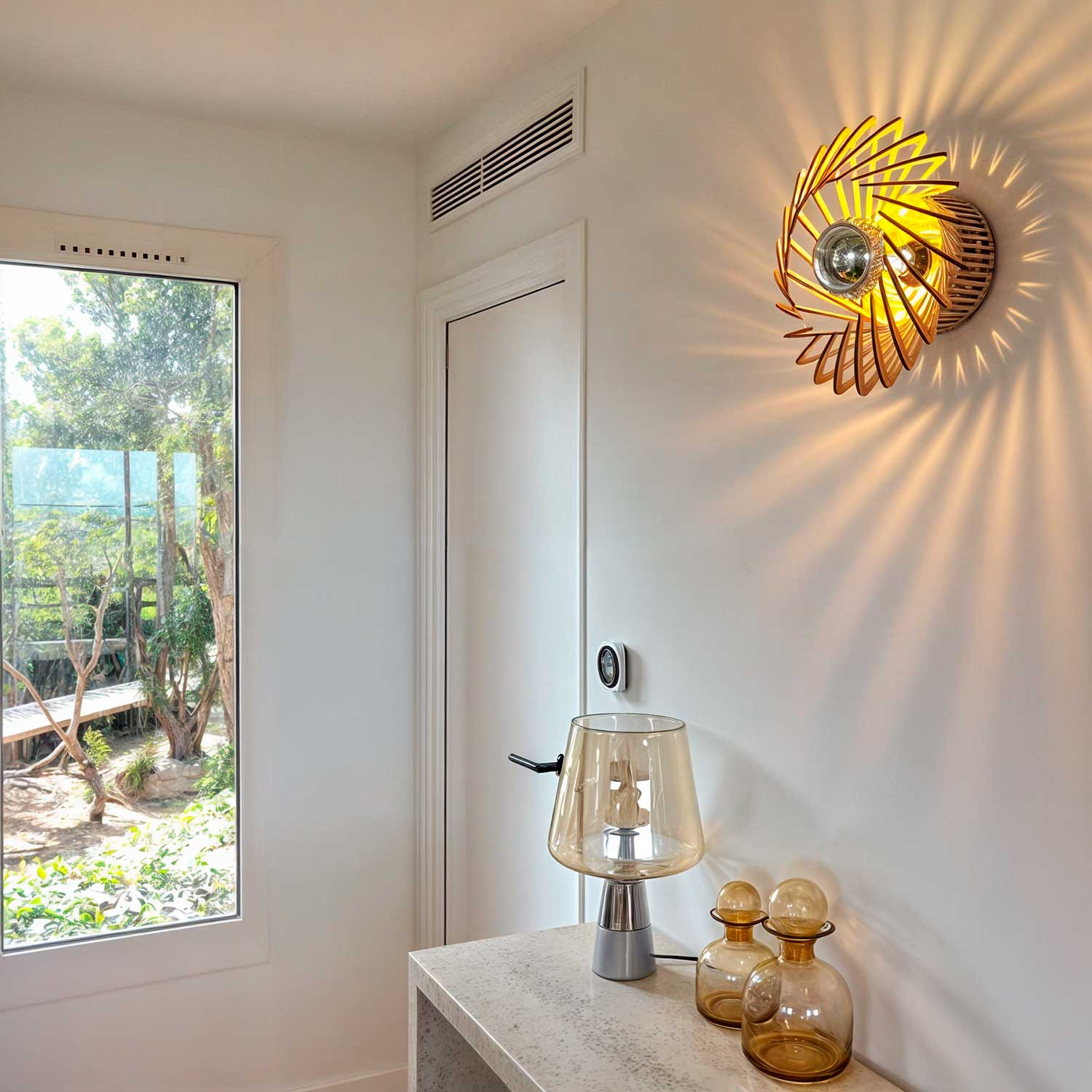 Pianumayo - Spiral wall sconce in natural wood