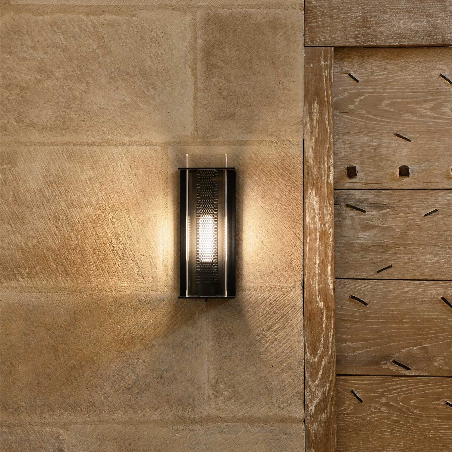 QUADRATUBE W1 - Modern black LED wall sconce