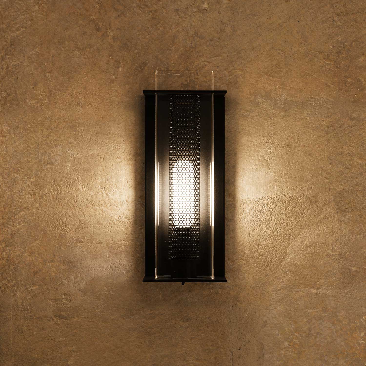 QUADRATUBE W1 - Modern black LED wall sconce