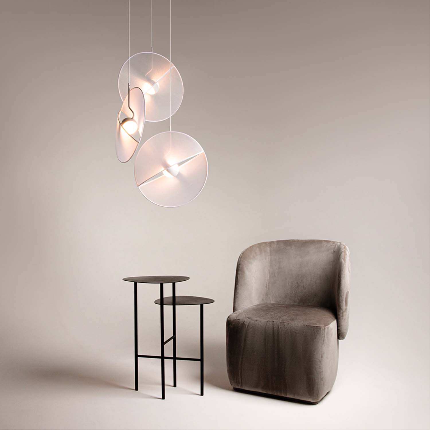REFLEX - White disc space suspension design