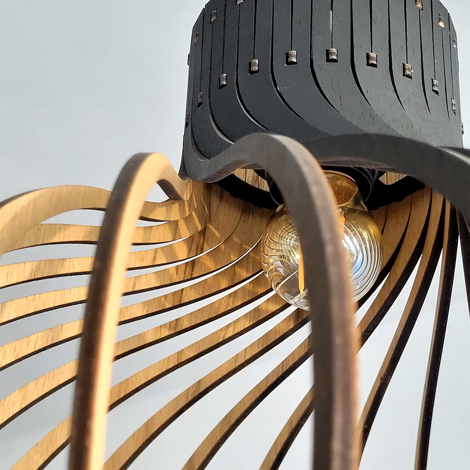 Rinoz - Suspension en bois design cage artisanal