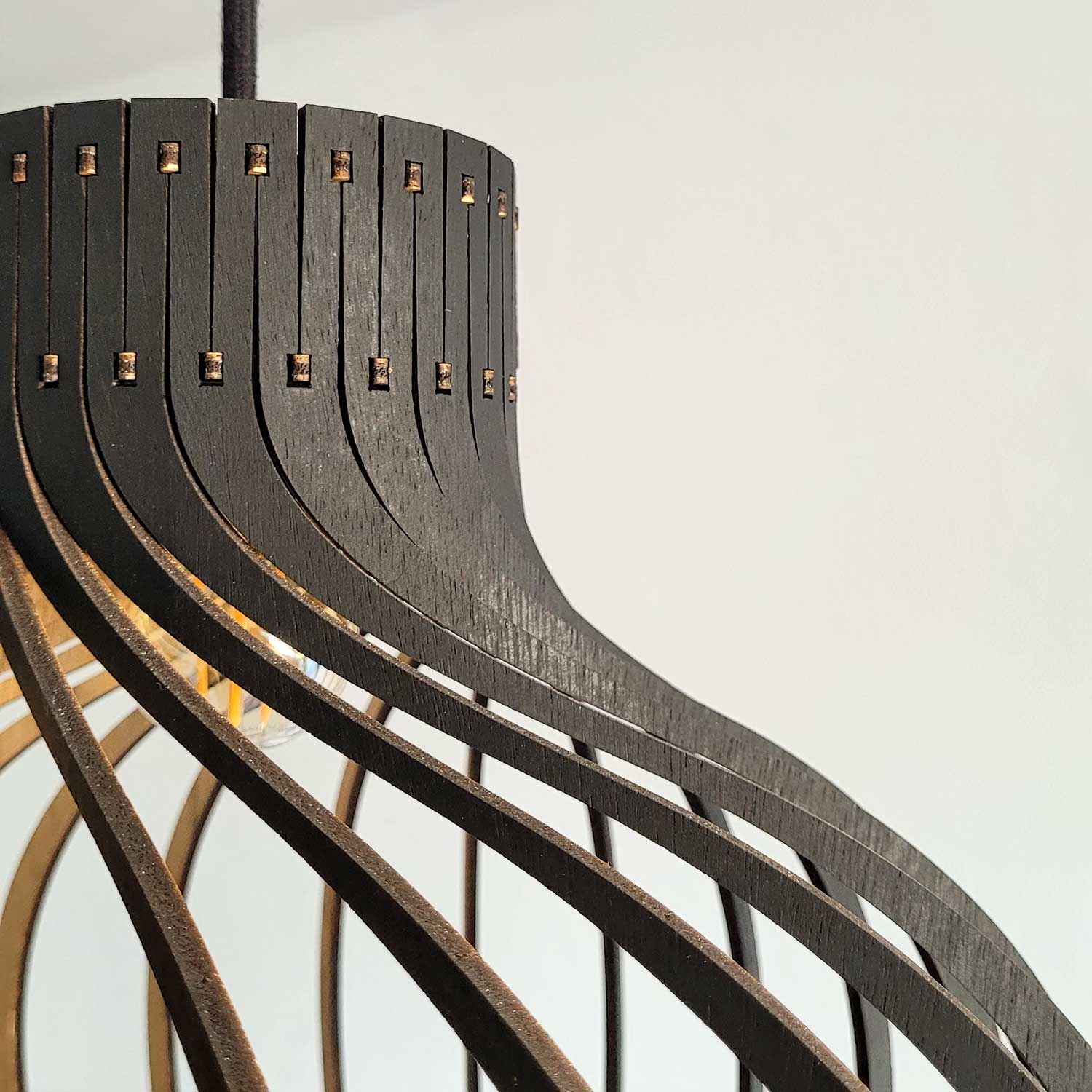 Rinoz - Suspension en bois design cage artisanal