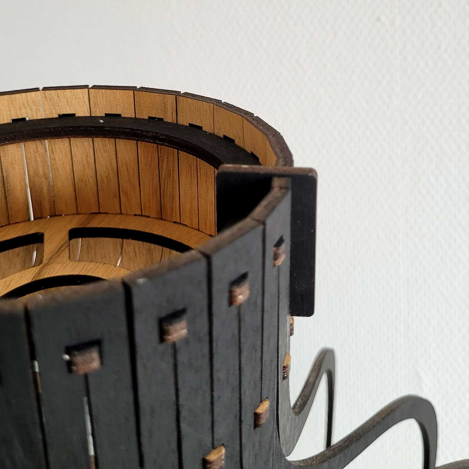 Rinoz - Suspension en bois design cage artisanal