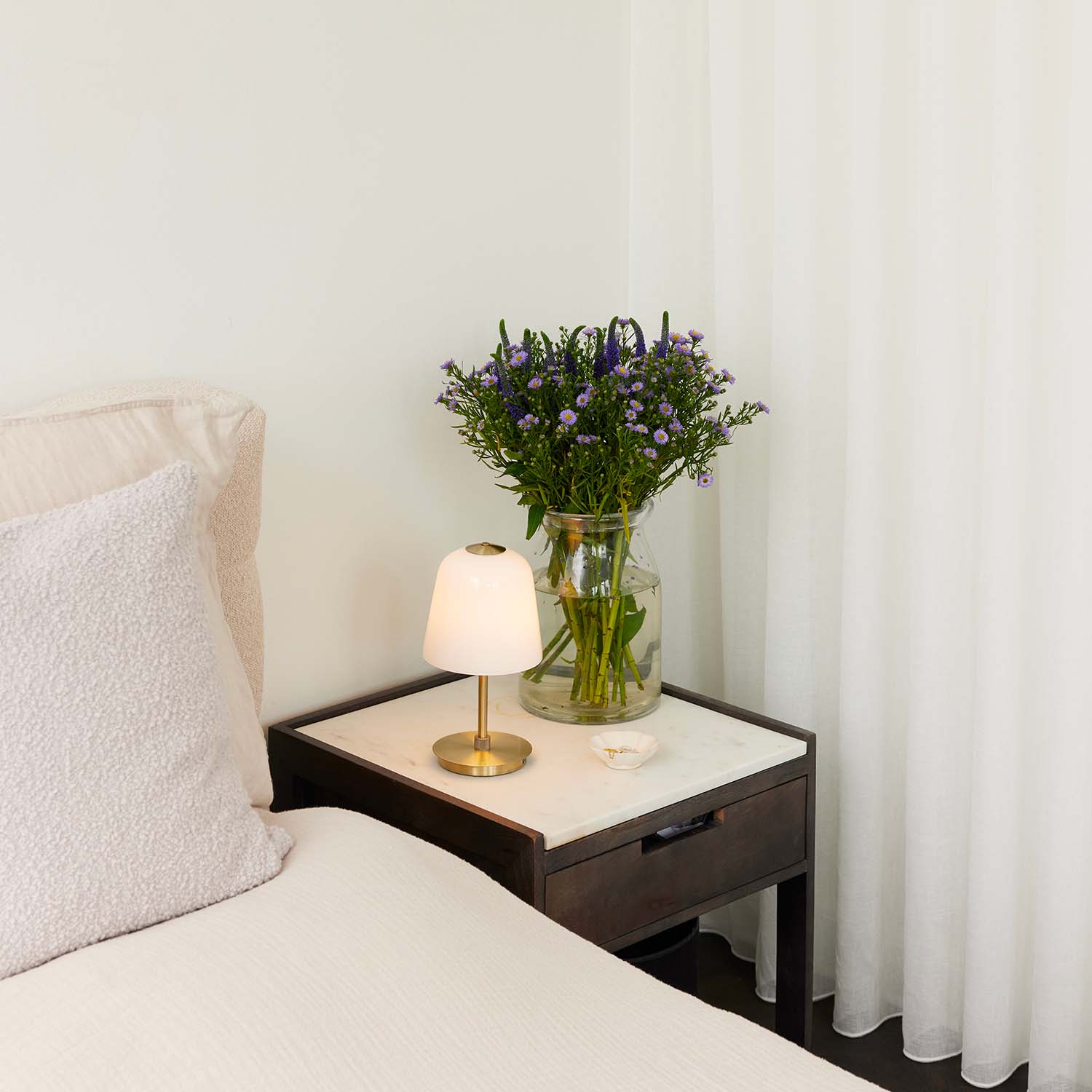 ROOM 49 - Nomadic lamp in blown glass and brass