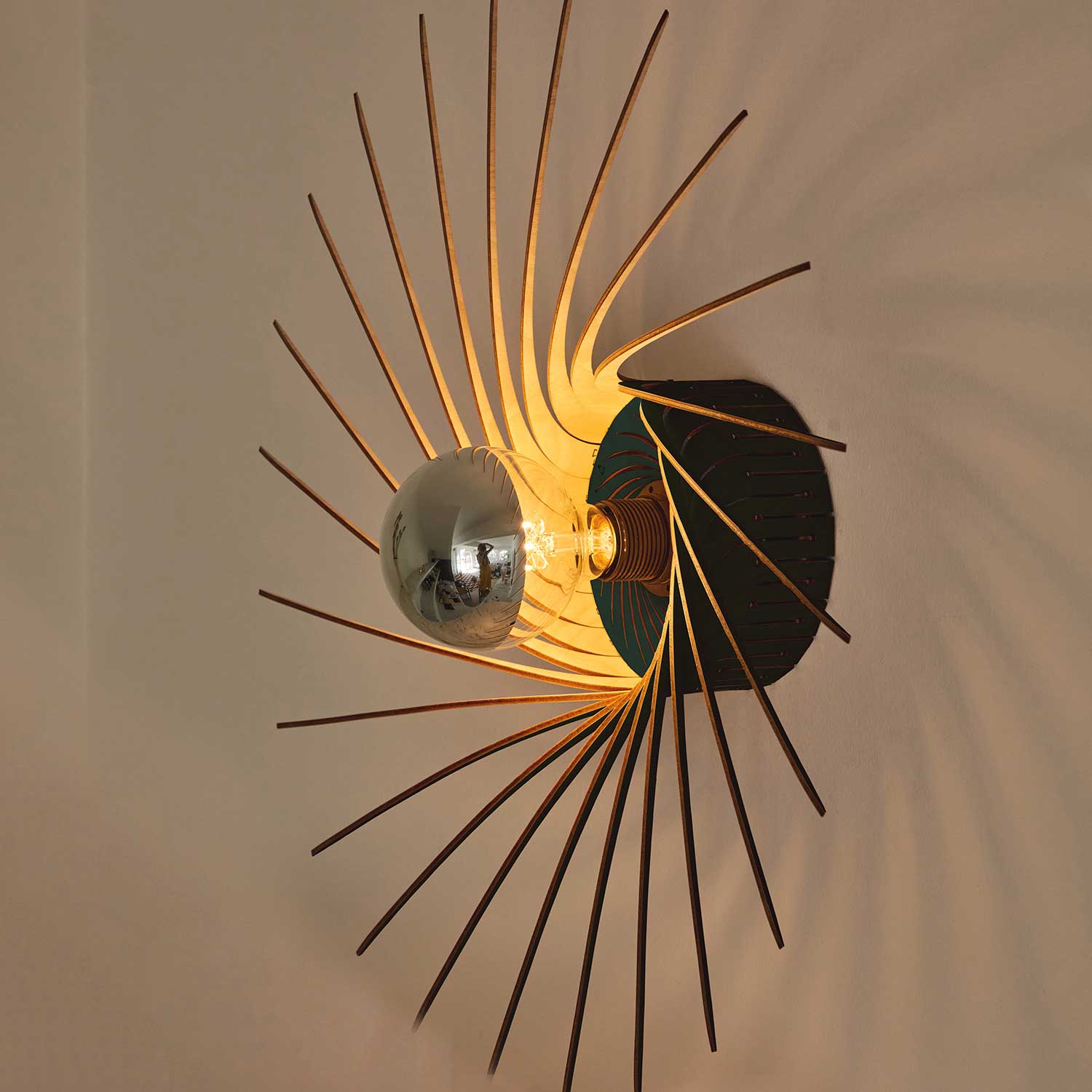 Sanpedro - Applique murale spirale en bois naturel fait-main