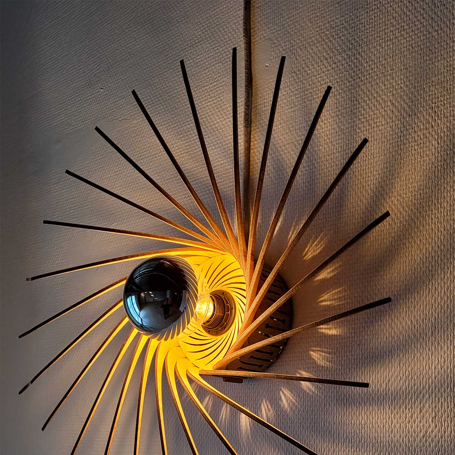 Sanpedro - Applique murale spirale en bois naturel fait-main