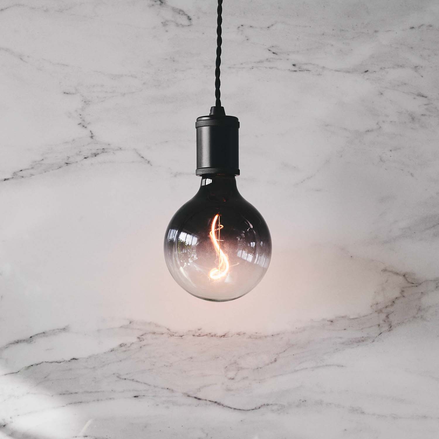 Soft - Colored gradient design LED bulb E27