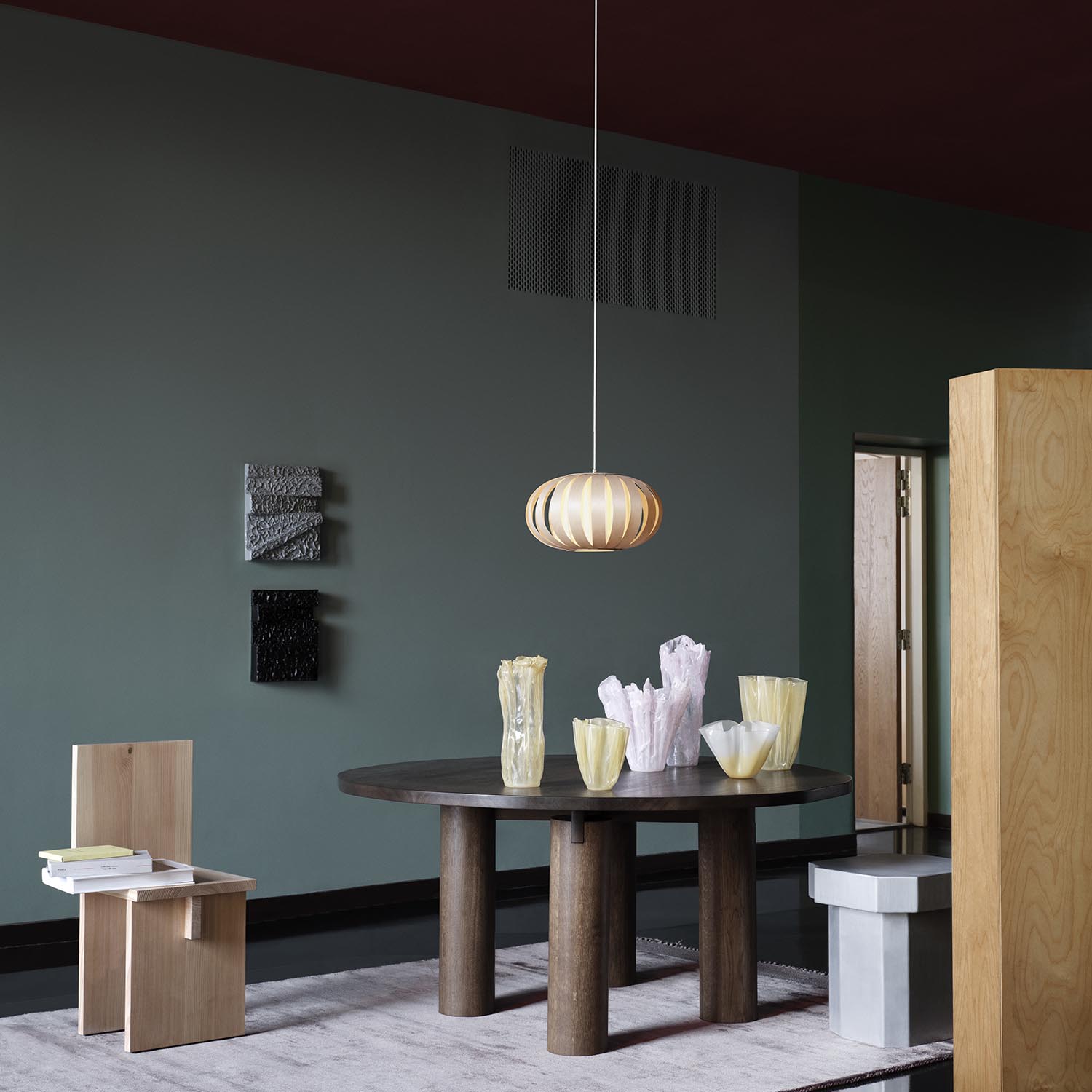 ST903 - Modern round suspension with wooden slats