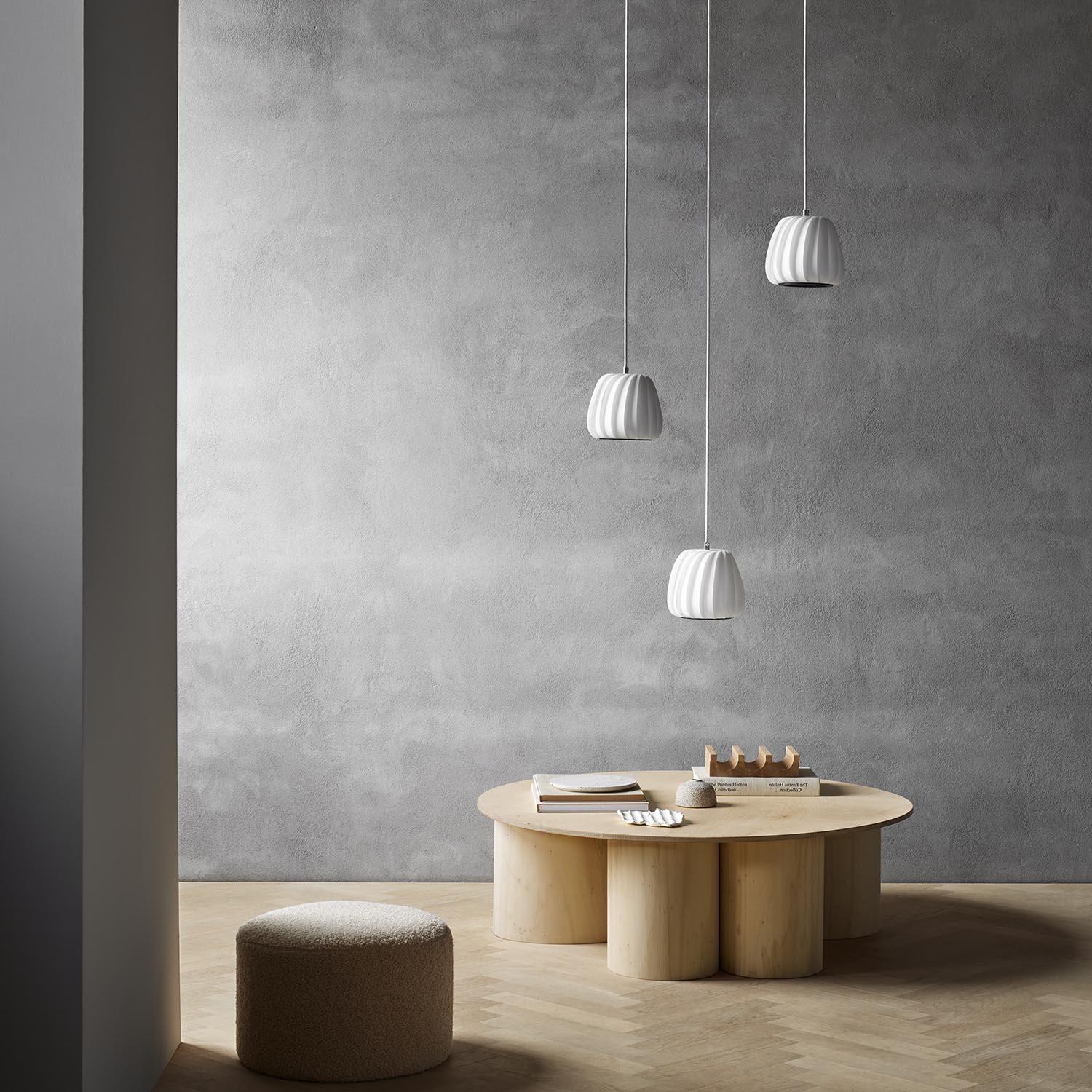 ST906 - Round pendant light in wooden or paper slats