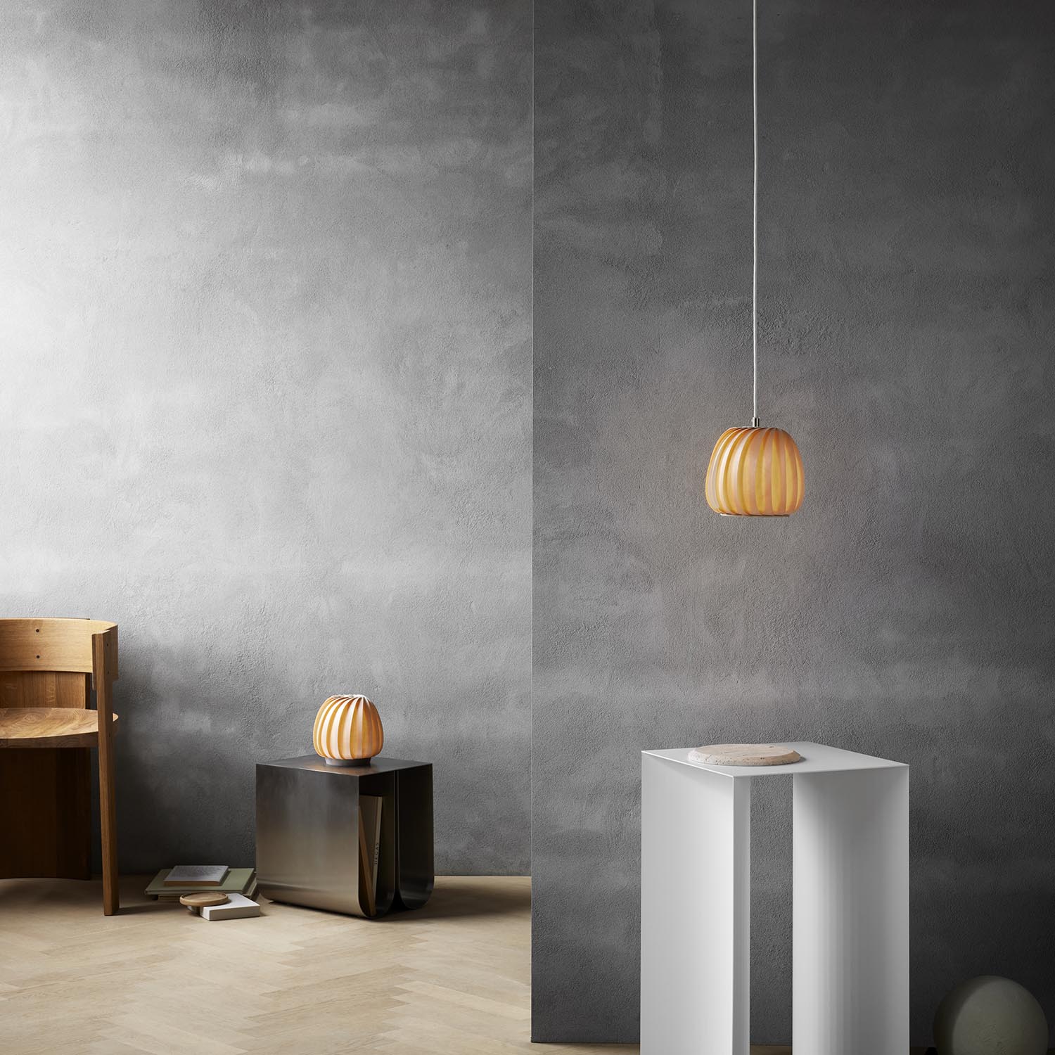 ST906 - Round pendant light in wooden or paper slats