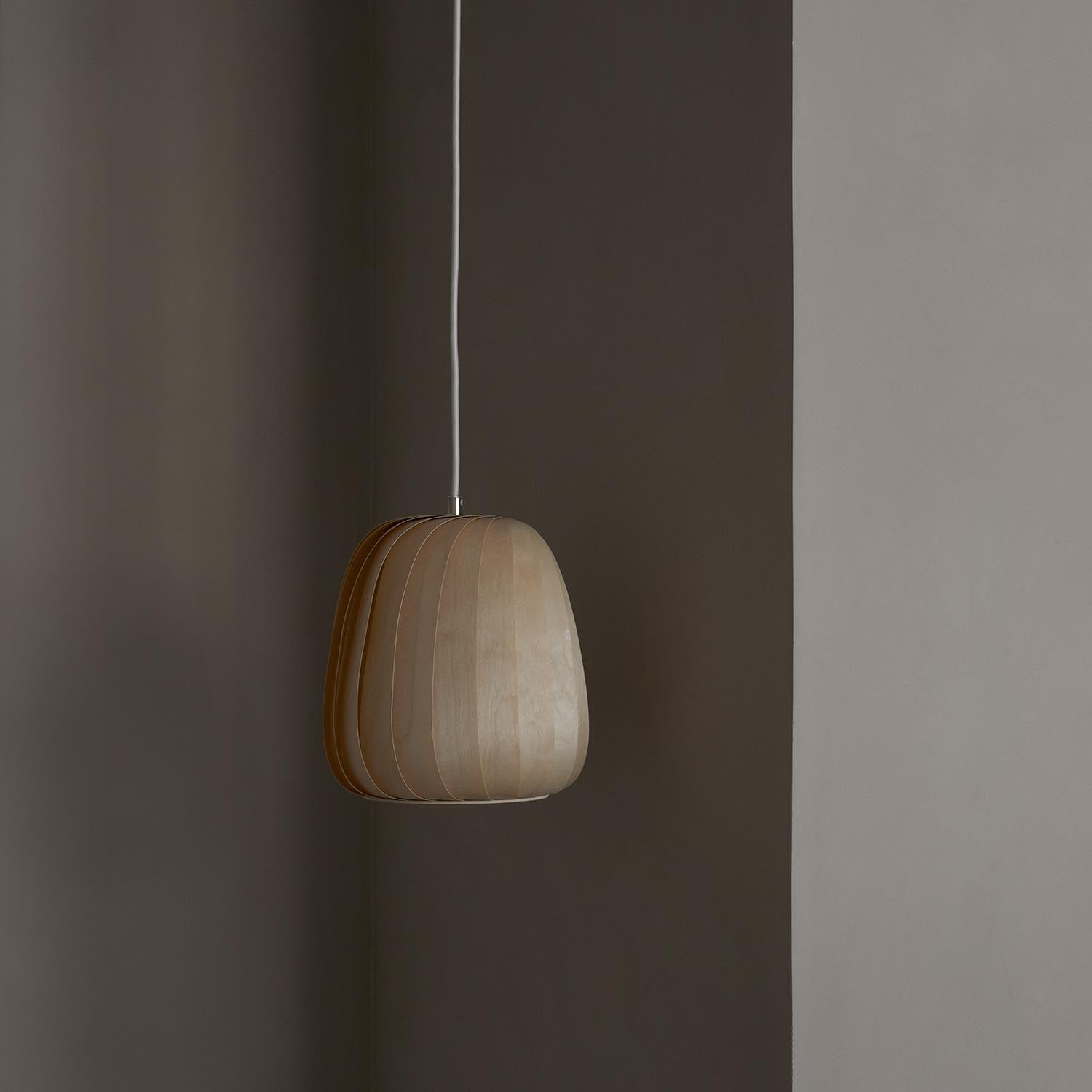 ST906 - Round pendant light in wooden or paper slats