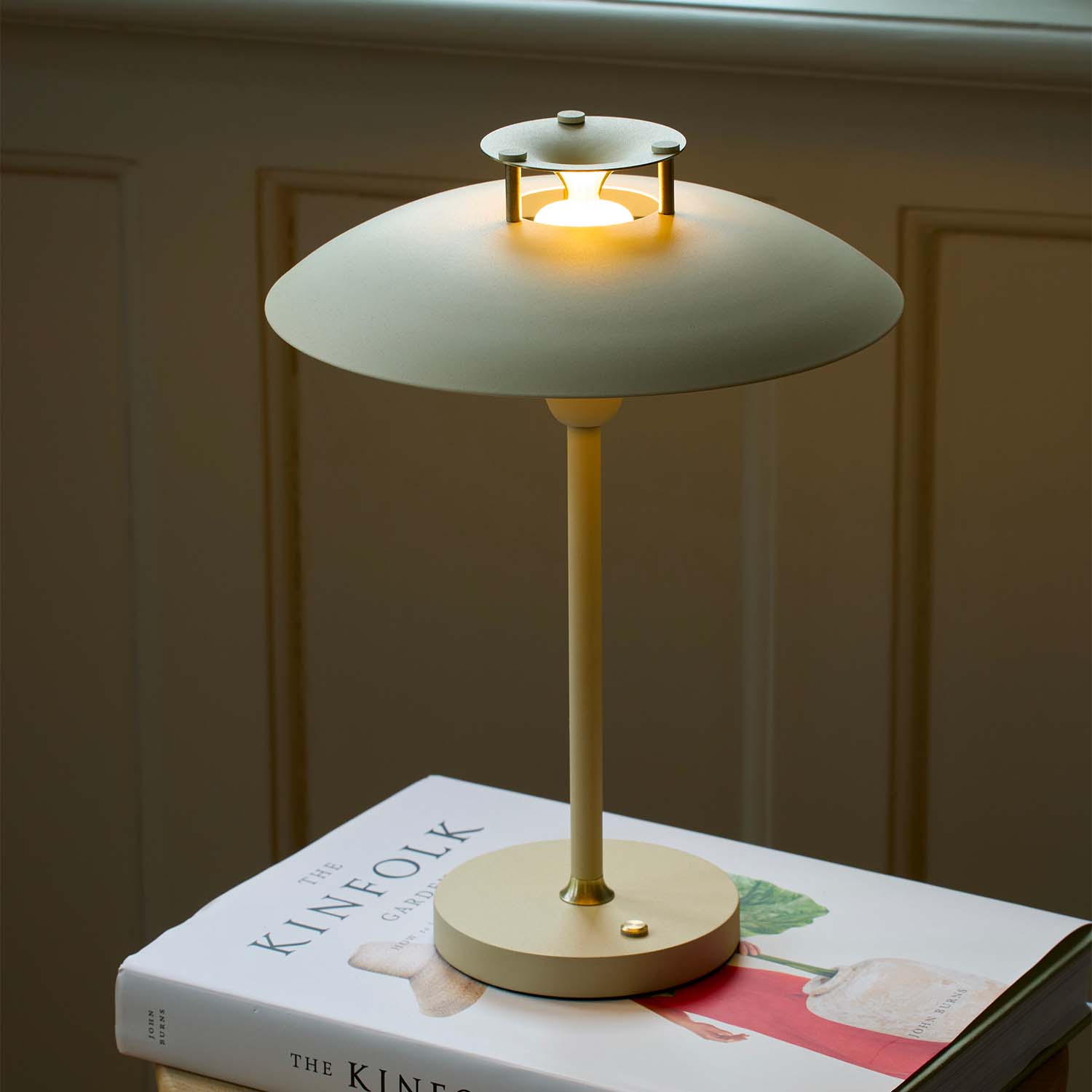 Stepp - Lampada portatile senza fili di design in acciaio impermeabile