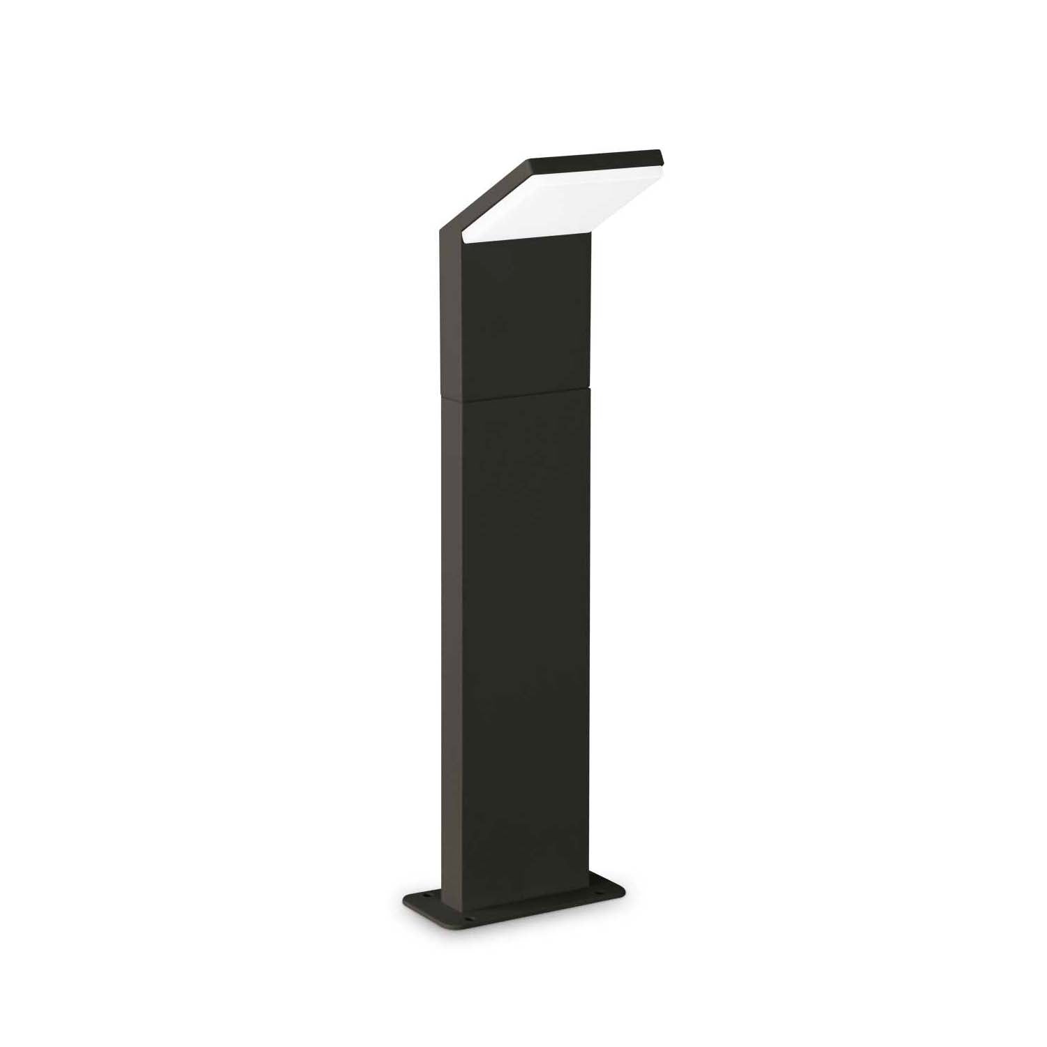 STYLE - Outdoor light post with integrated LED