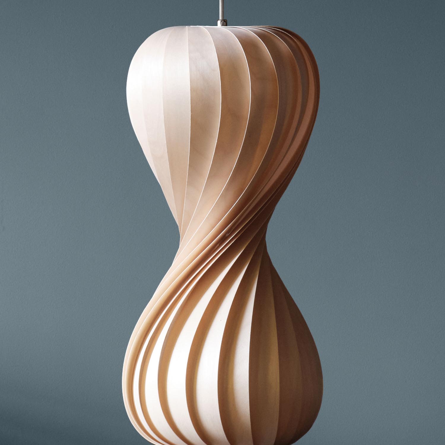 TR7 - Sospensione in lamelle di legno torsate design