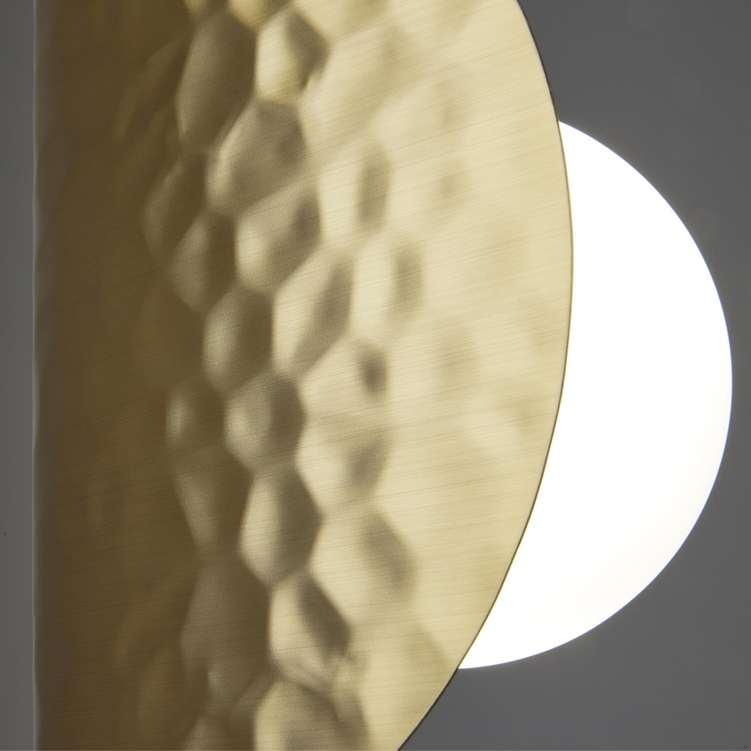 TROPIC - Golden chandelier in hammered metal art deco