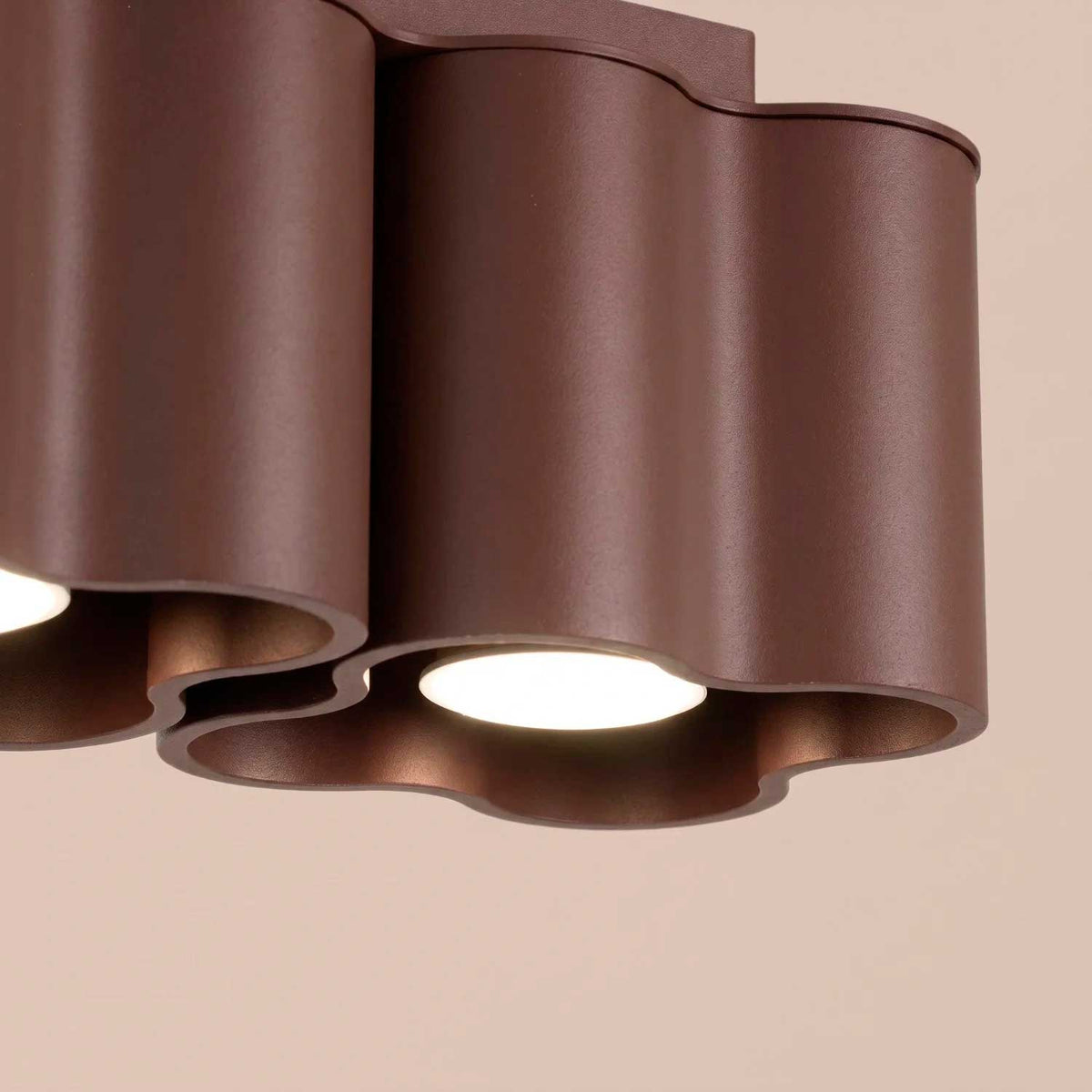 Tulipe - Plafonnier double en aluminium mat aux formes ondulées, style contemporain