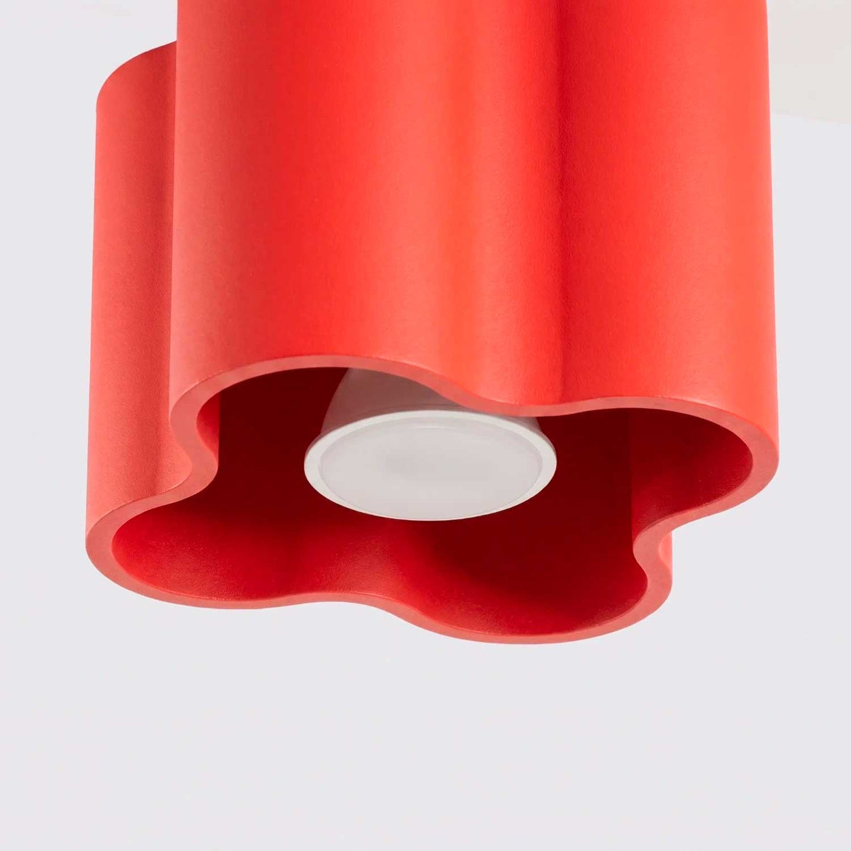 Tulipe - Plafonnier en aluminium mat au contour ondulé, style contemporain