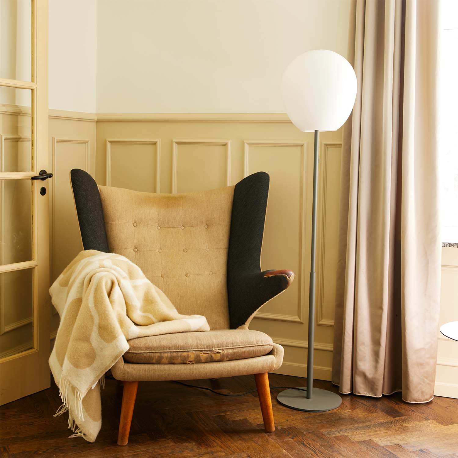 WRONG - Modern glass floor lamp for living room