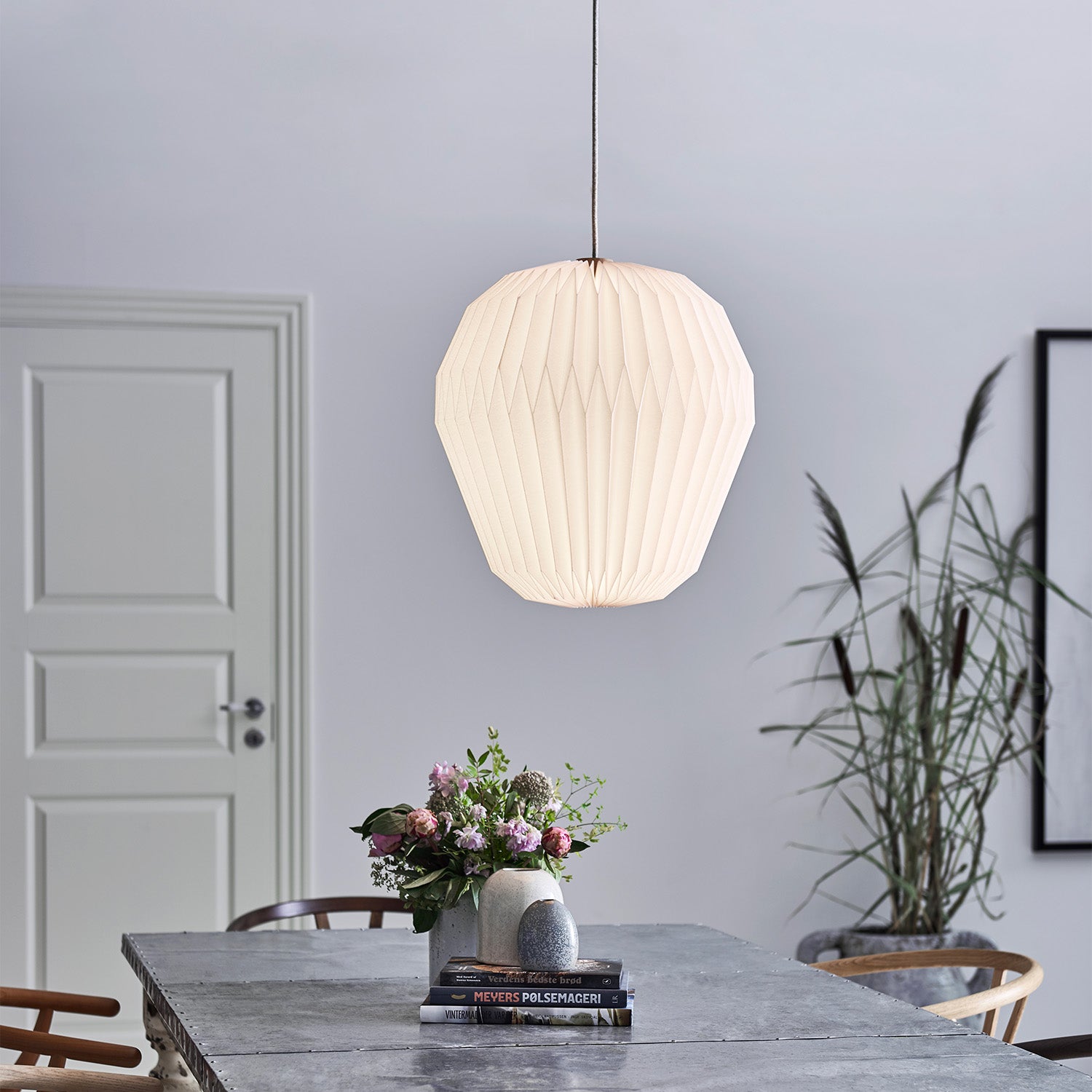 BOUQUET 1 - Hängelampe aus handgefaltetem Papier gefertigt