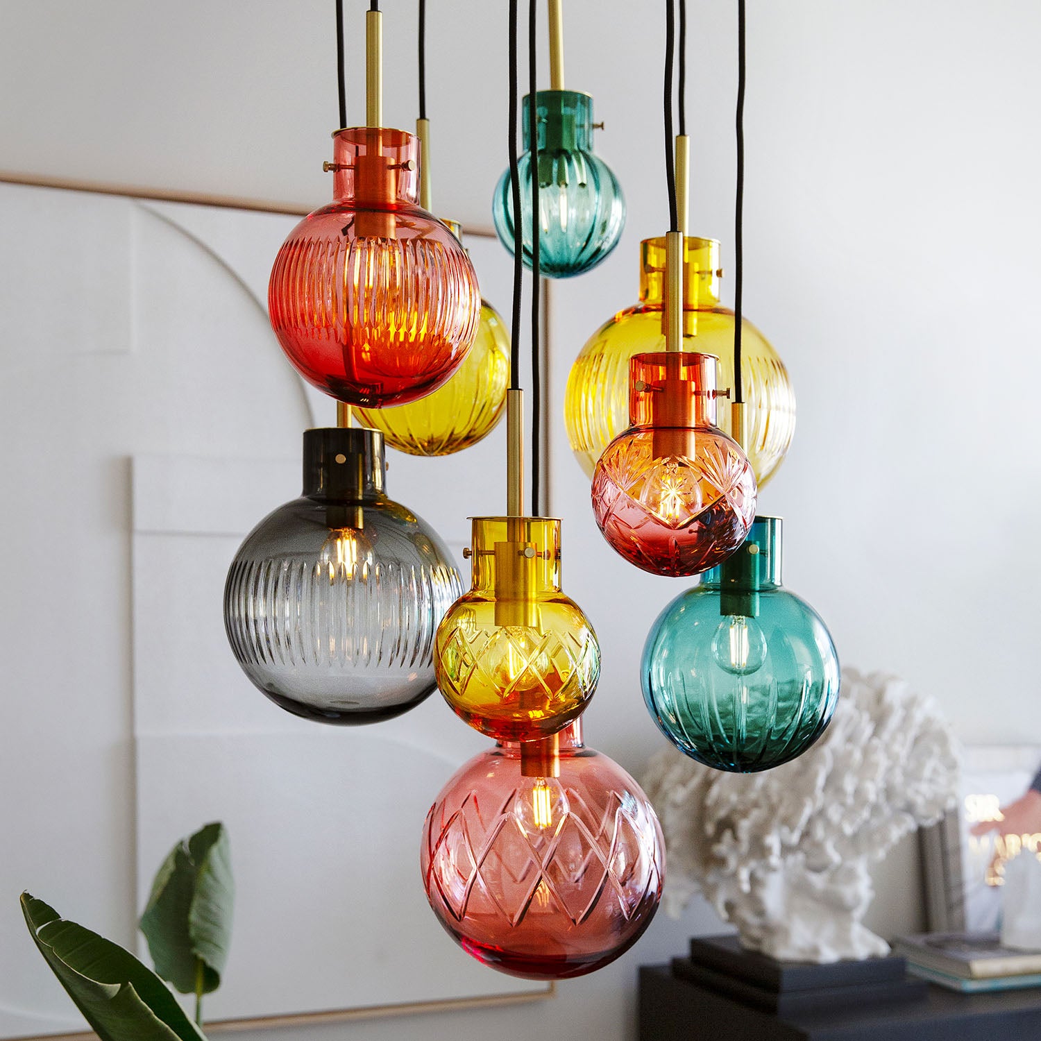 UNPATTERNED - Handcrafted blown glass pendant light