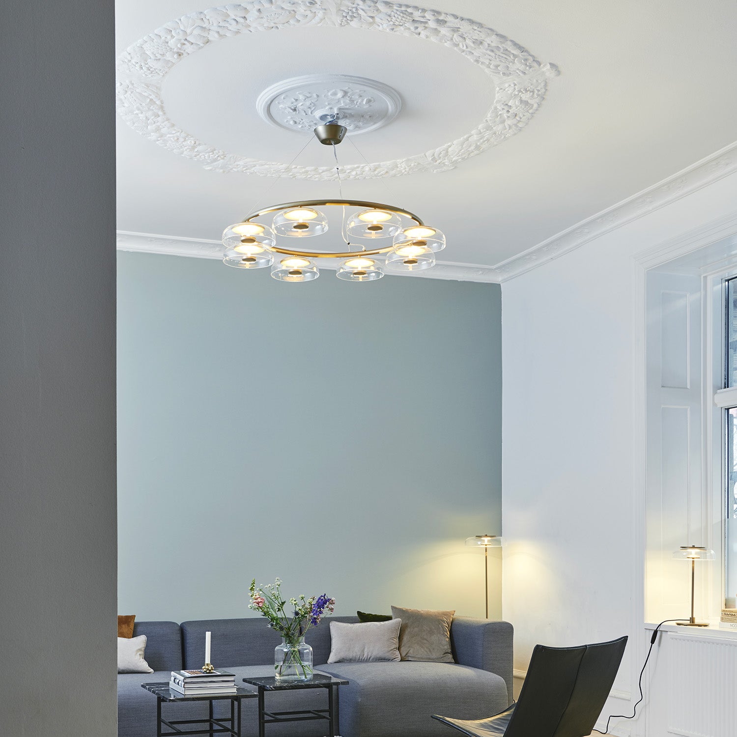 BLOSSI 8 - Großer luxuriöser eleganter Kronleuchter aus Glas mit integrierter LED