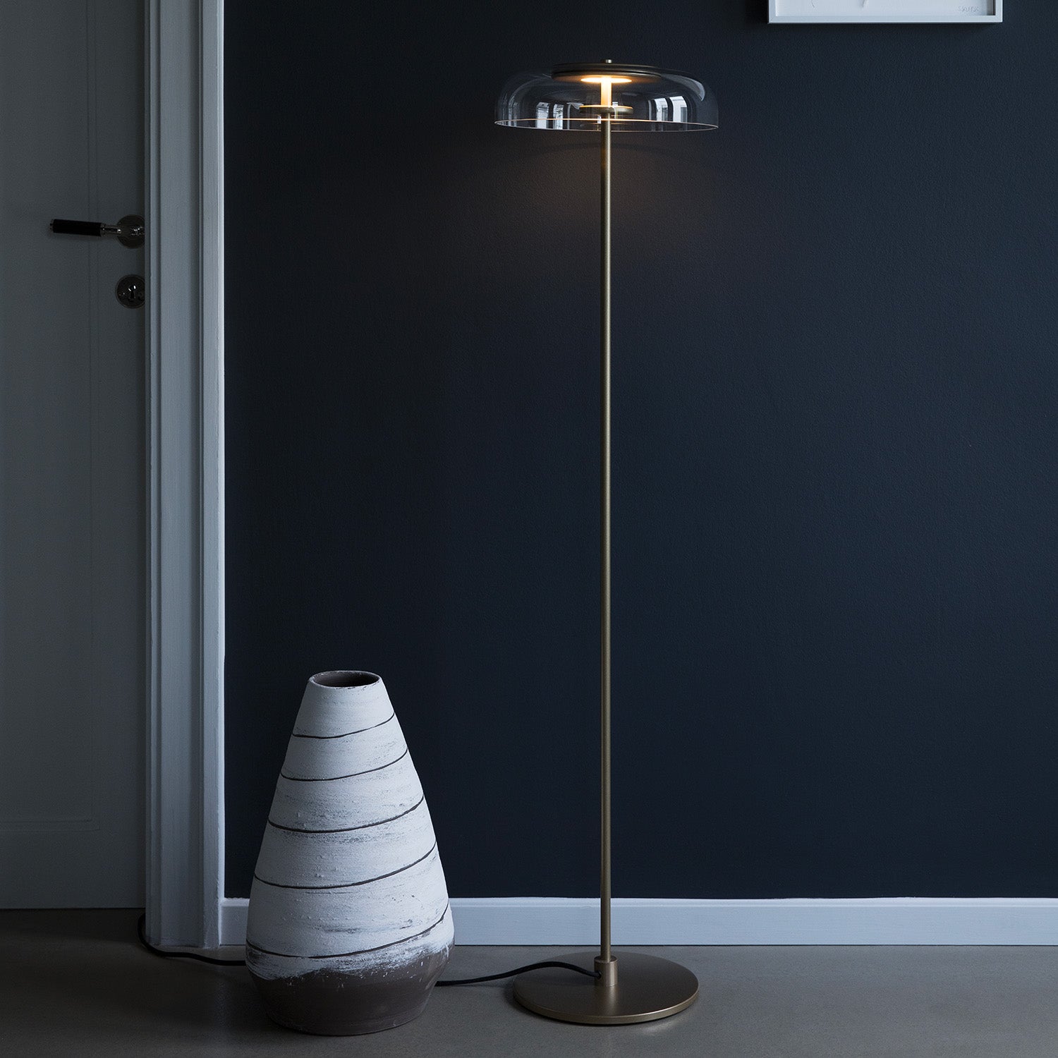BLOSSI - Lampada da terra in vetro elegante e di design per soggiorno o ufficio