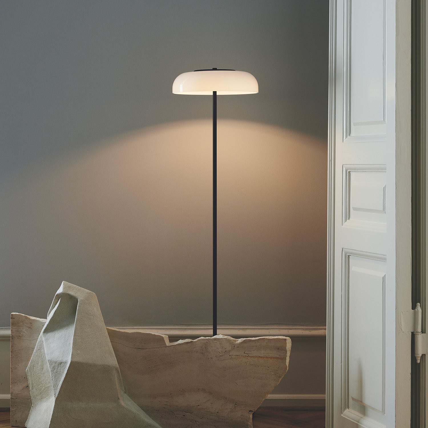 BLOSSI - Lampada da terra in vetro elegante e di design per soggiorno o ufficio