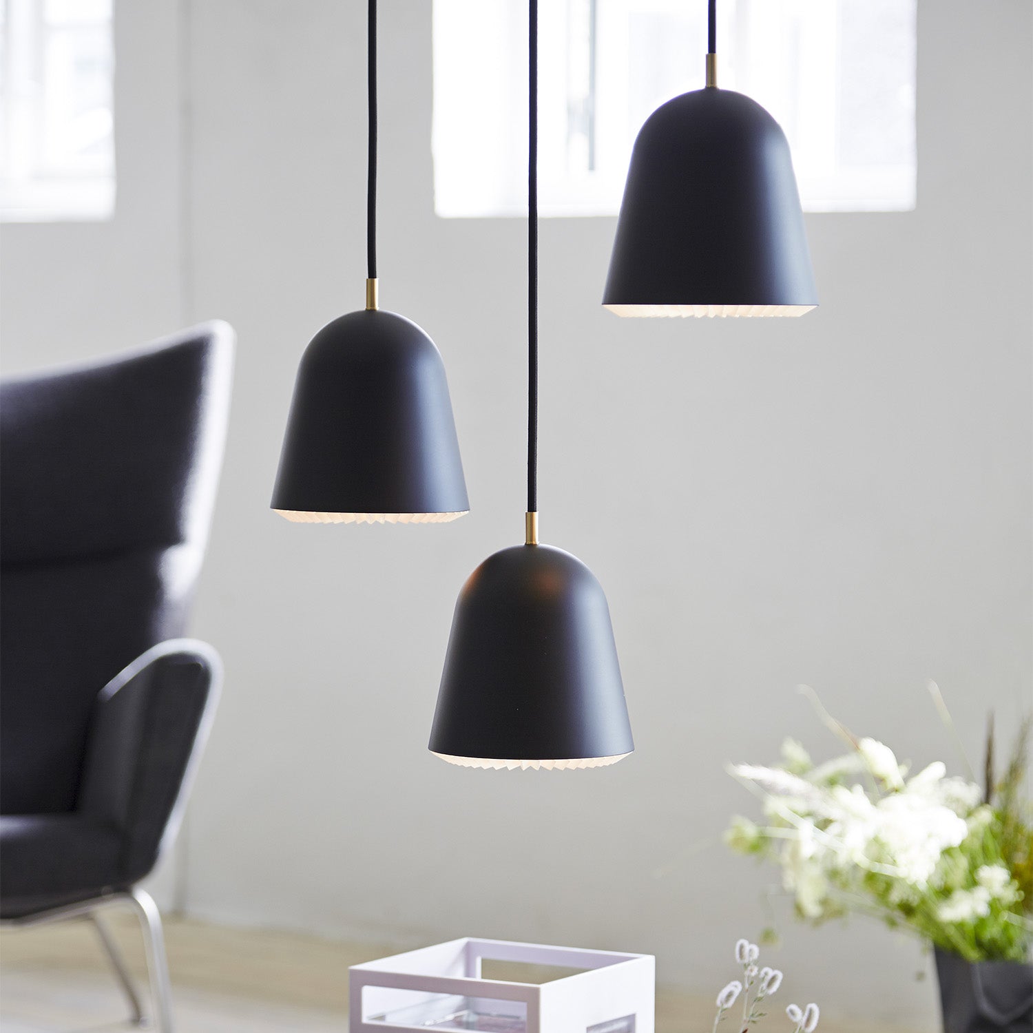 CACHÉ - Lámpara colgante negra de diseño para dormitorio moderno