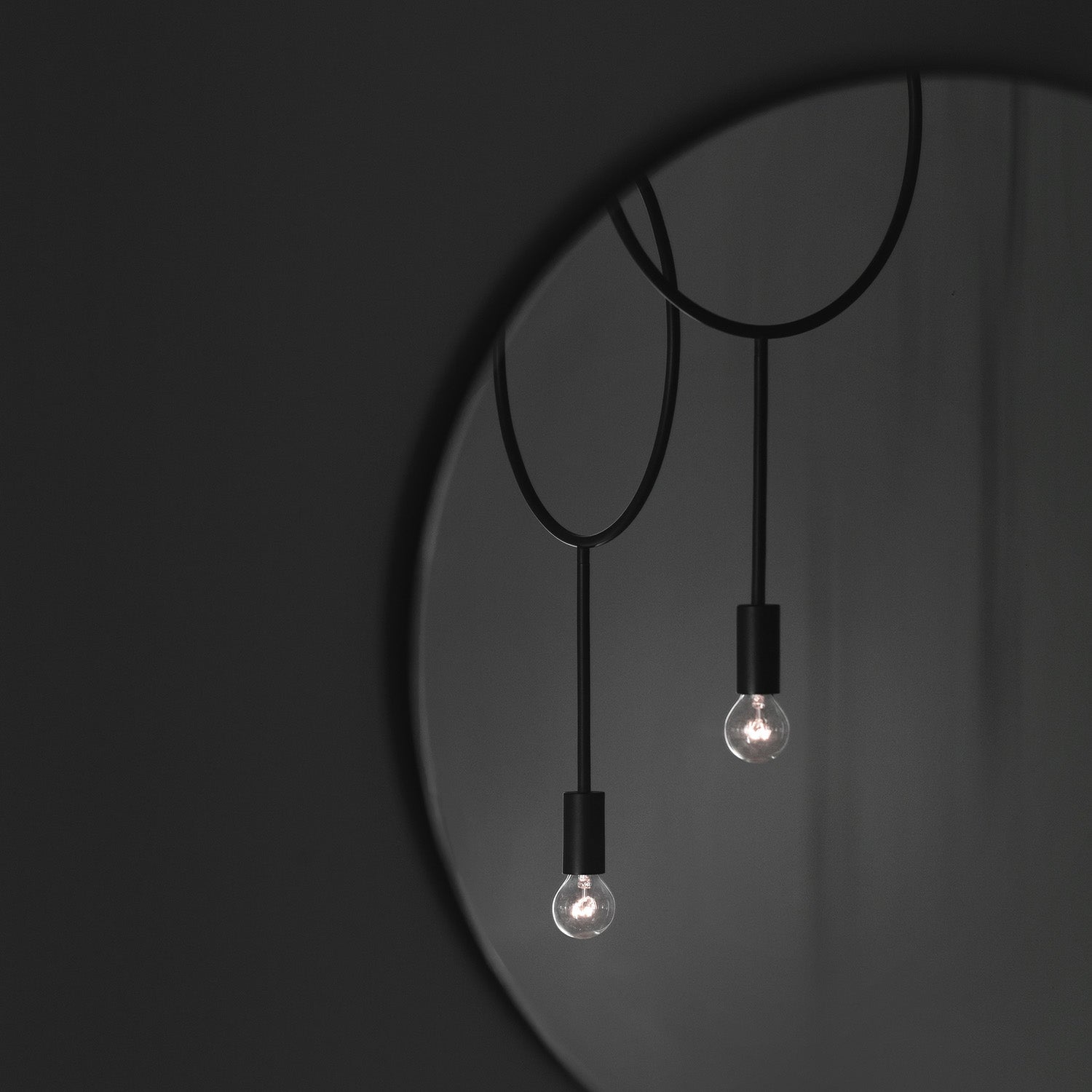CIRCLE - Feine schwarze minimalistische Pendelleuchte, Schlafzimmer für Erwachsene