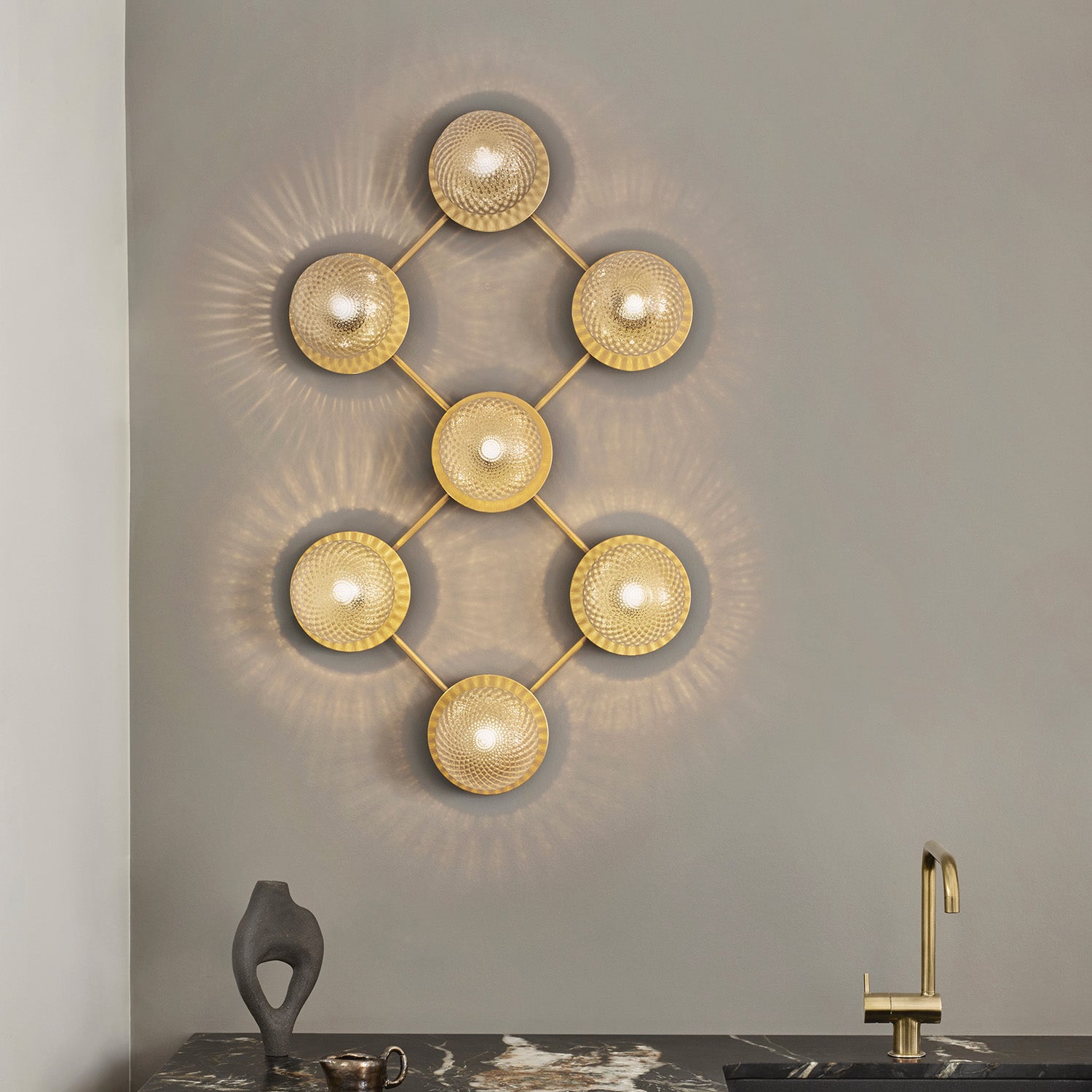 LIILA 7 Настенный светильник - элегантный и дизайнерский люкс