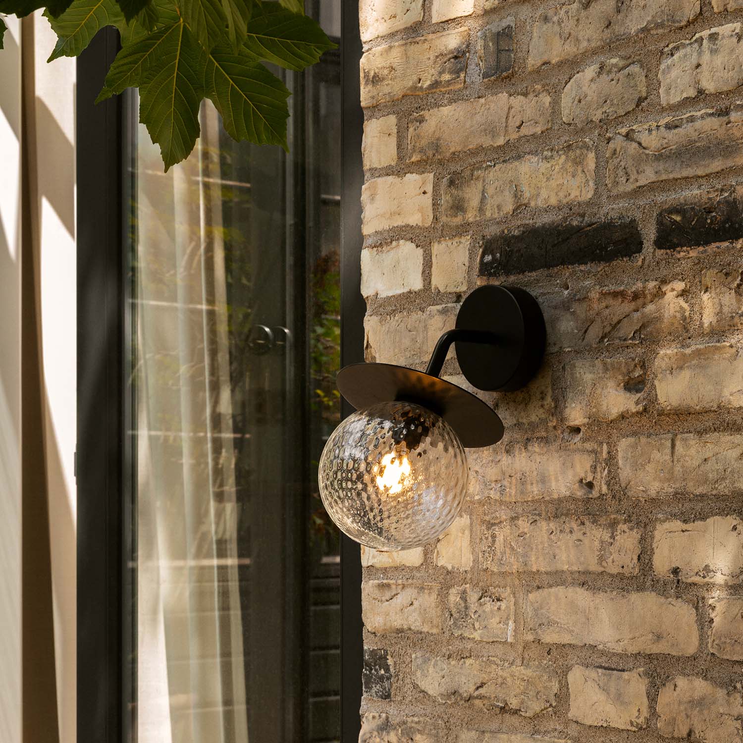 LIILA Optic Outdoor - Элегантный и дизайнерский уличный настенный светильник класса люкс