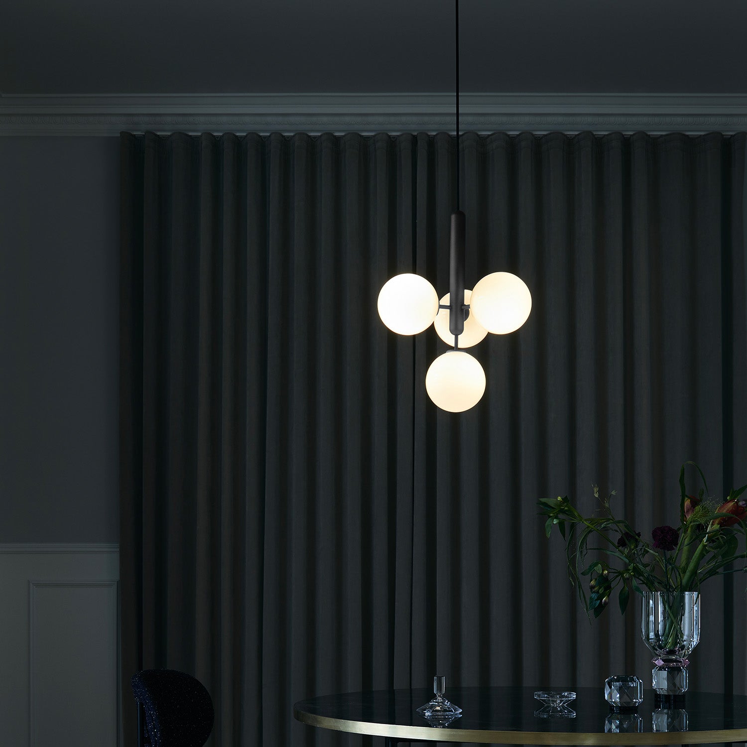 MIIRA 4 Opal – Eleganter Kronleuchter der Spitzenklasse, Esszimmer, Gold oder Schwarz