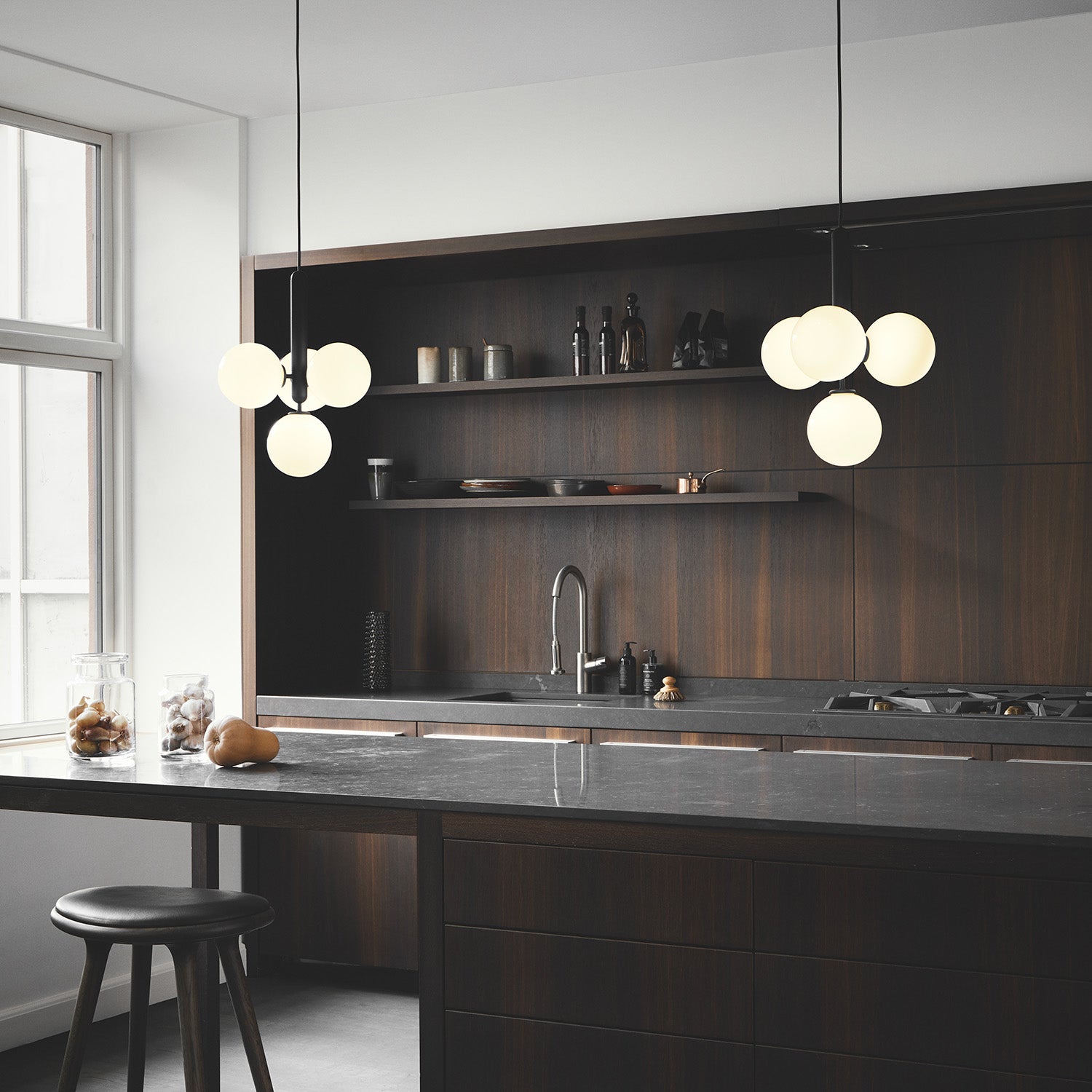 MIIRA 4 Opal – Eleganter Kronleuchter der Spitzenklasse, Esszimmer, Gold oder Schwarz