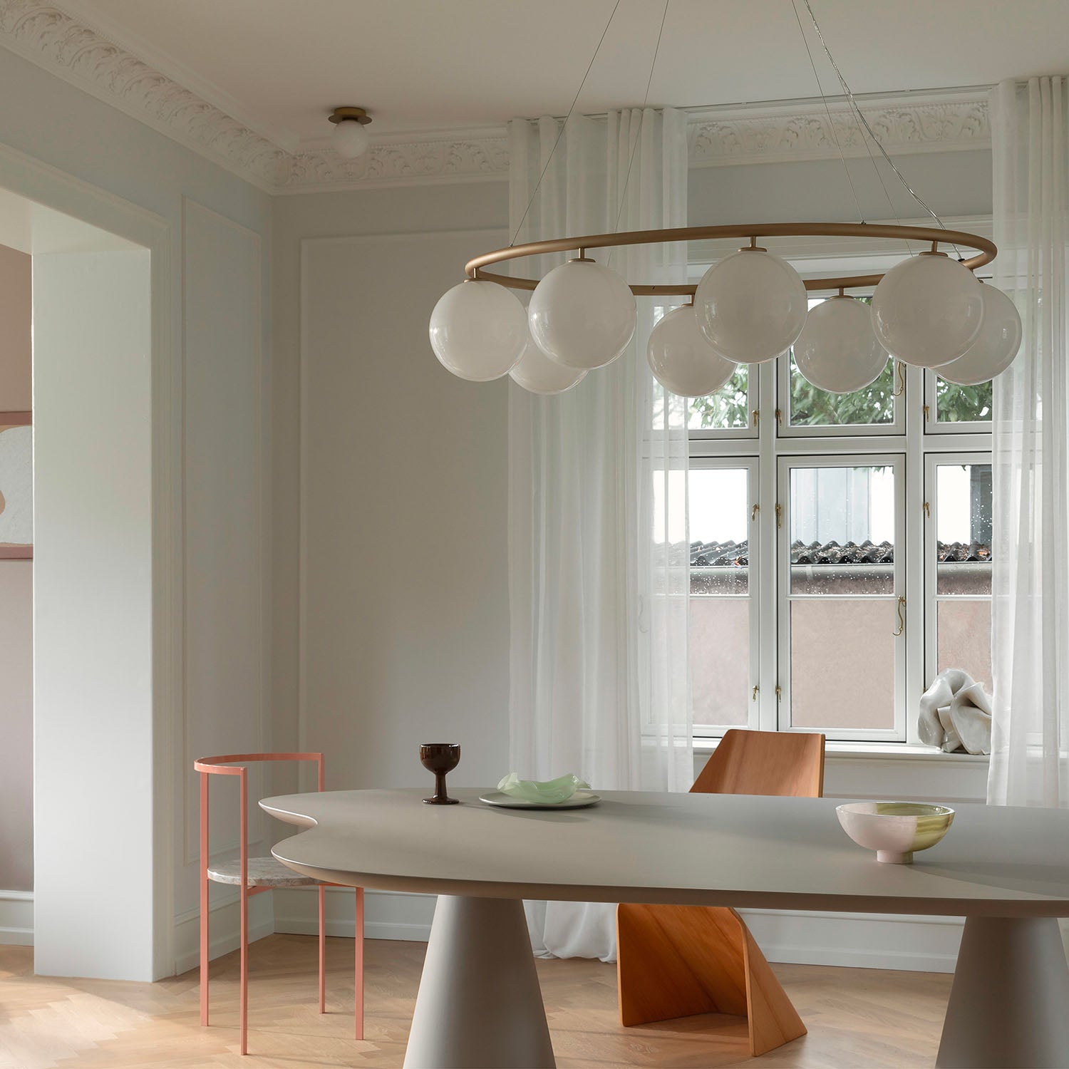 MIIRA Opal Oval - Элегантная овальная люстра премиум-класса для столовой