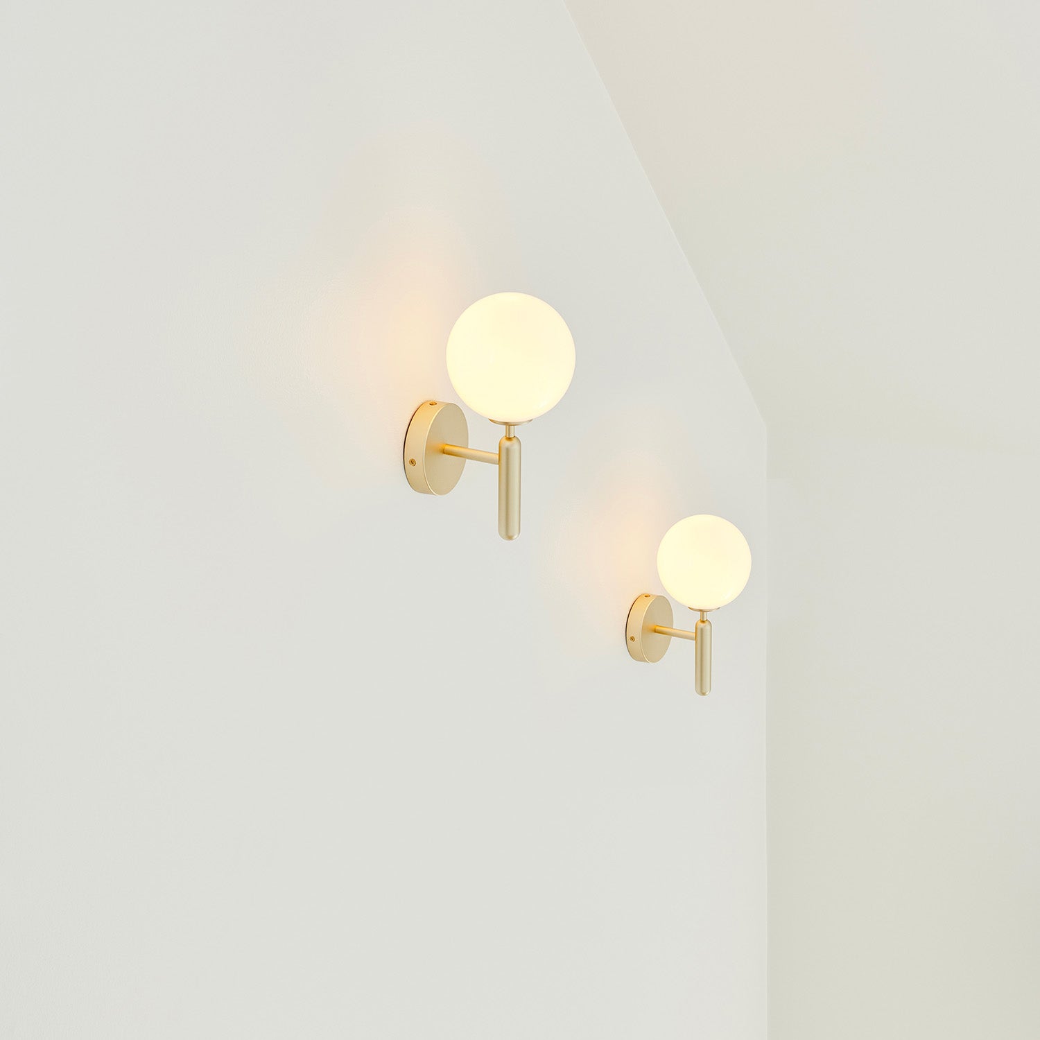 MIIRA Opal Wall - Элегантный настенный светильник премиум-класса, черный или золотой