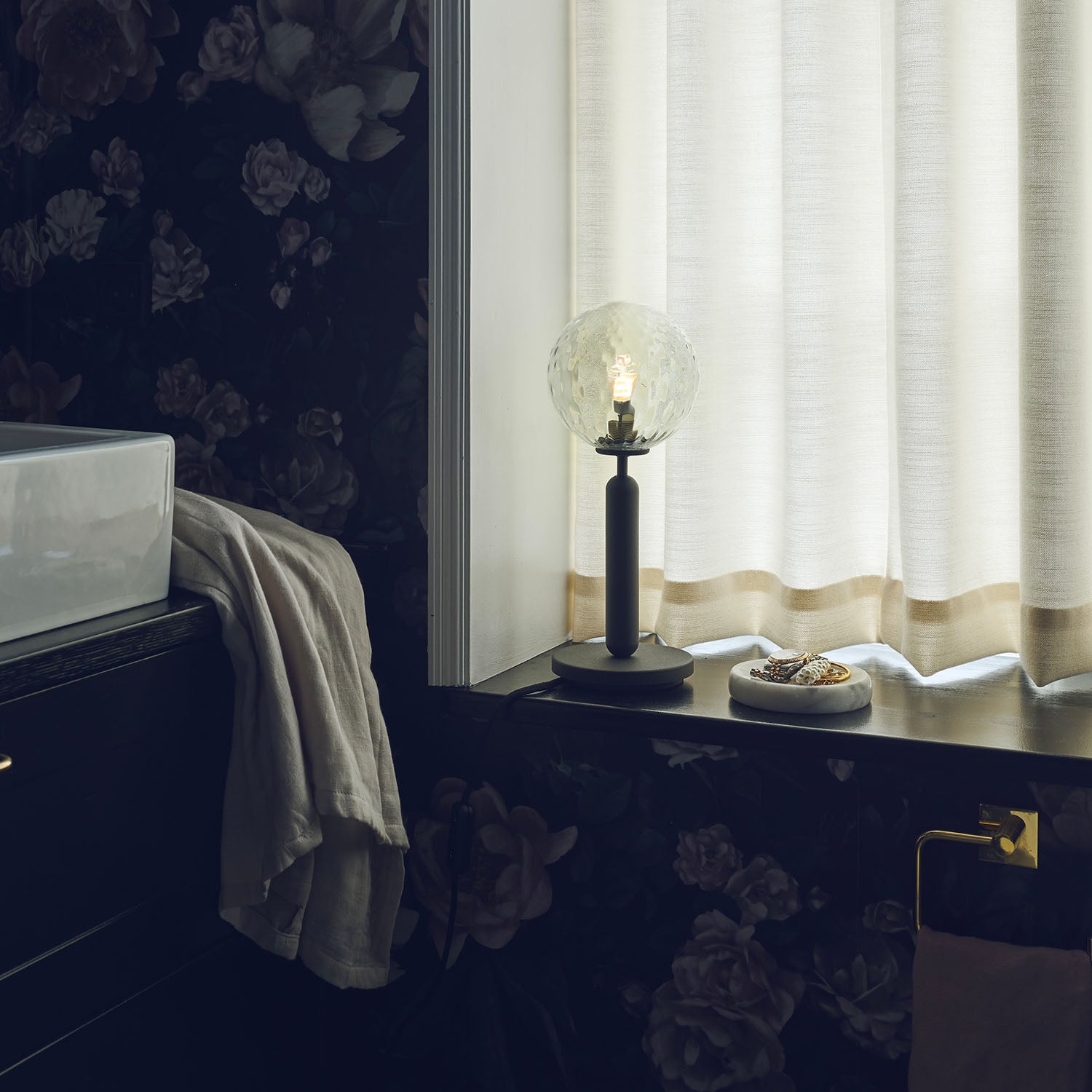MIIRA Optic Table - Elegant high-end bedside lamp for bedroom